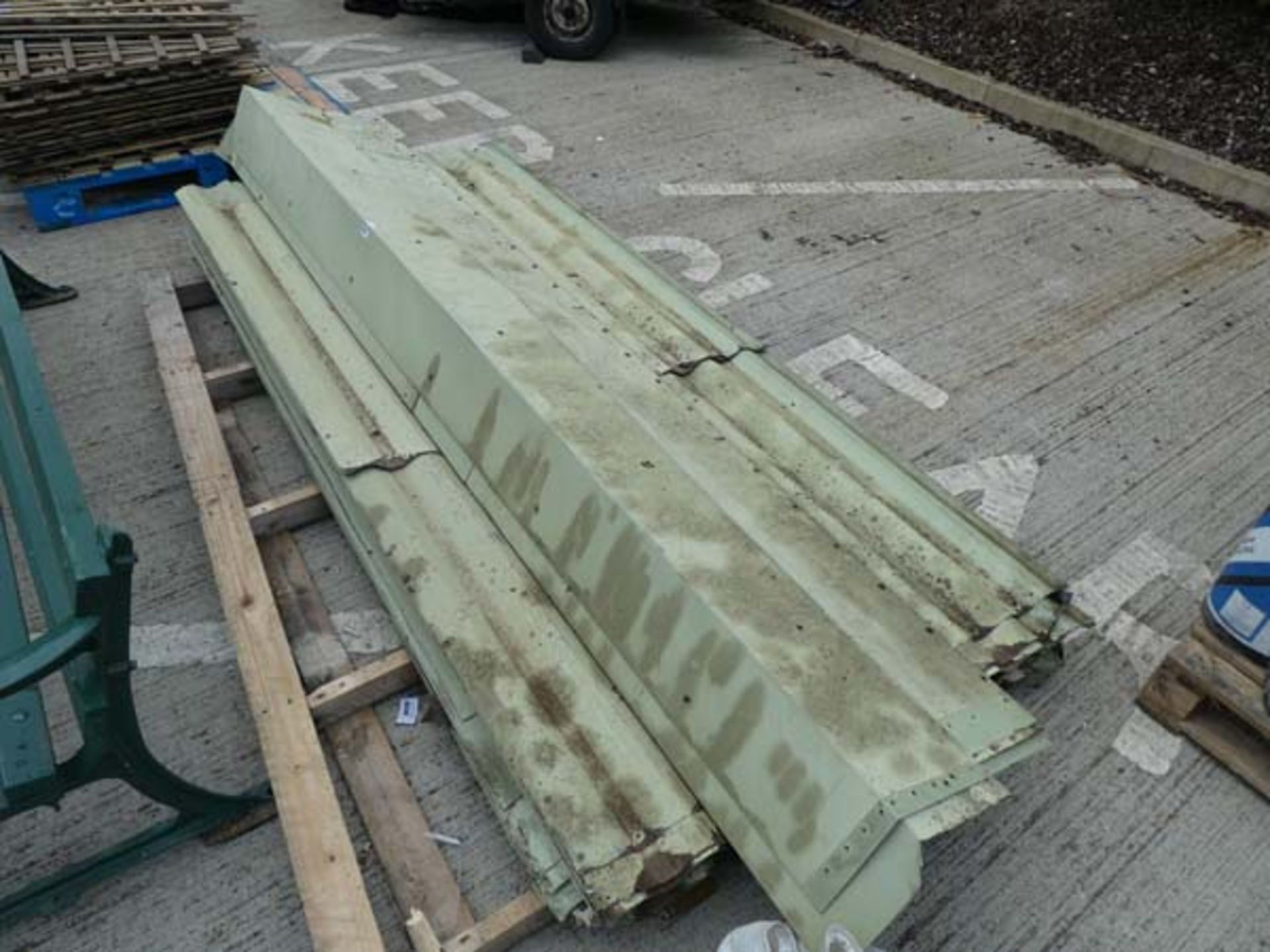 Large pallet of metal cladding/roofing panels