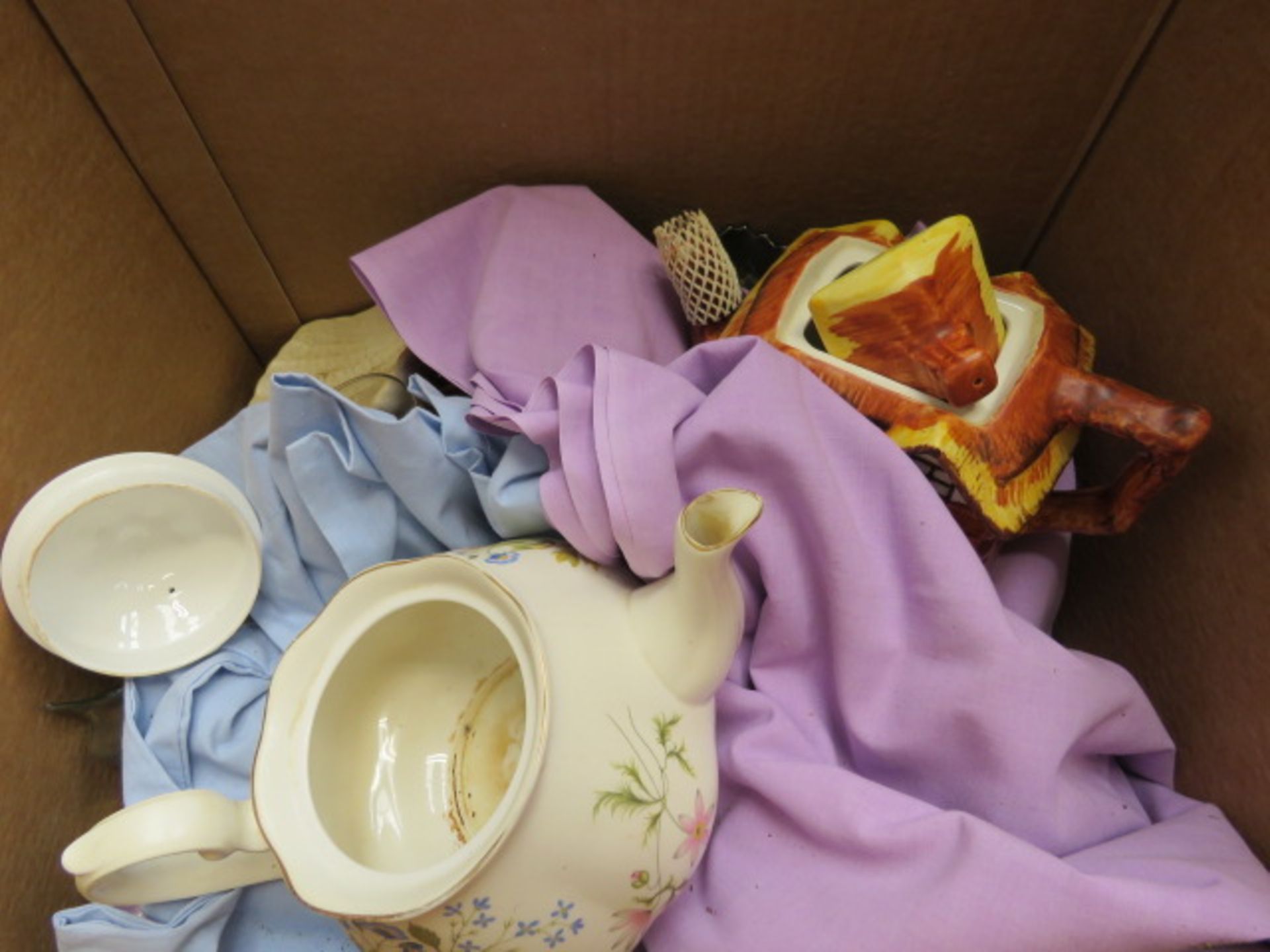 3 boxes and bag containing mini wicker baskets, quartz clock, ornamental ship, and crockery - Image 2 of 3