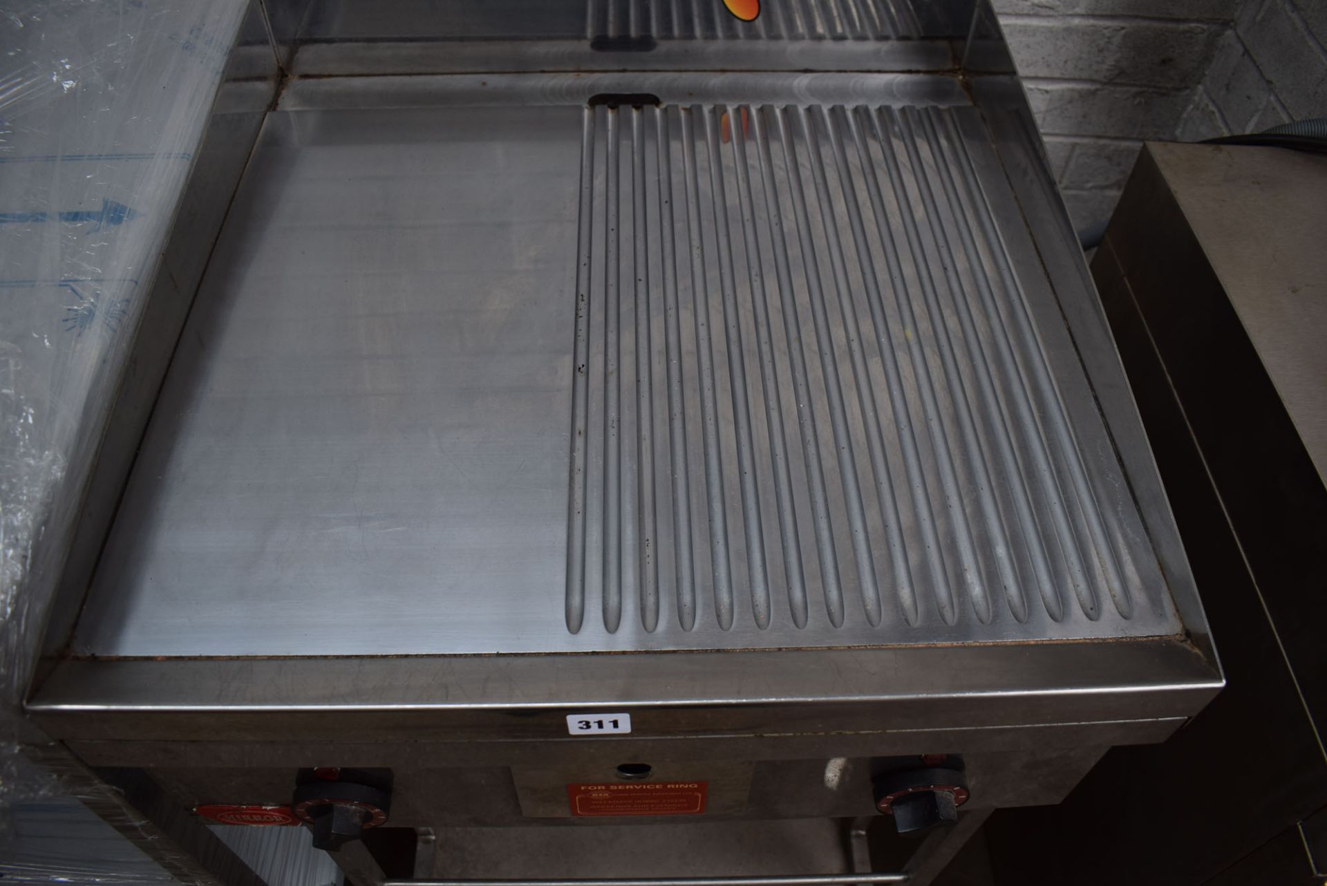 60cm electric chrome flat and ribbed griddle with two burners on mobile stand - Image 2 of 2