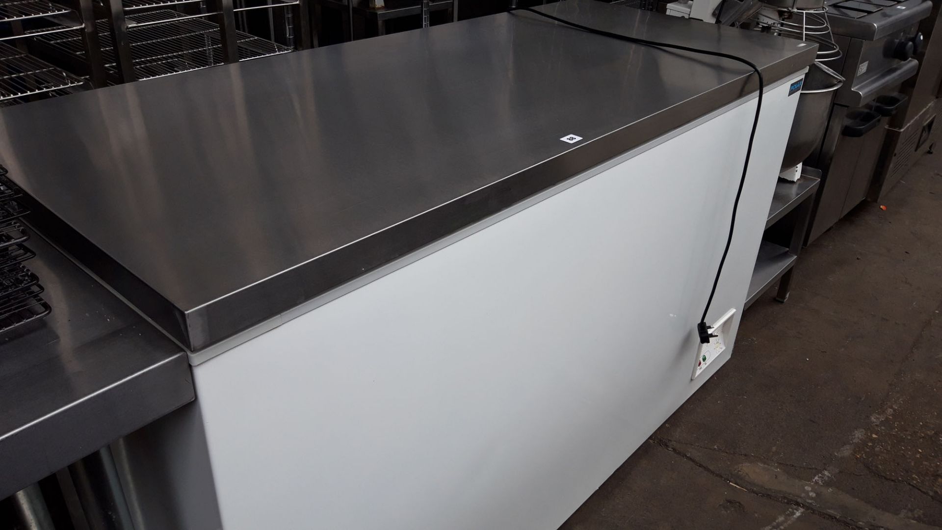 TN73 - 160cm Polar CE212-B chest freezer with stainless steel top