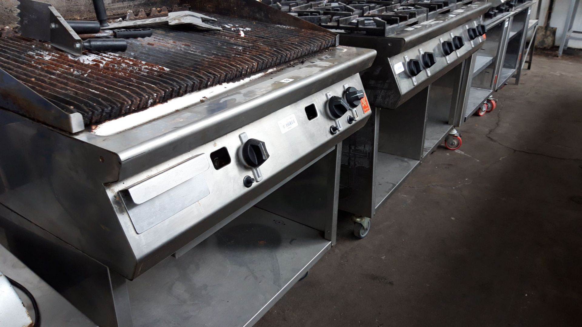 90cm gas Falcon chargrill on mobile stand - Image 2 of 3