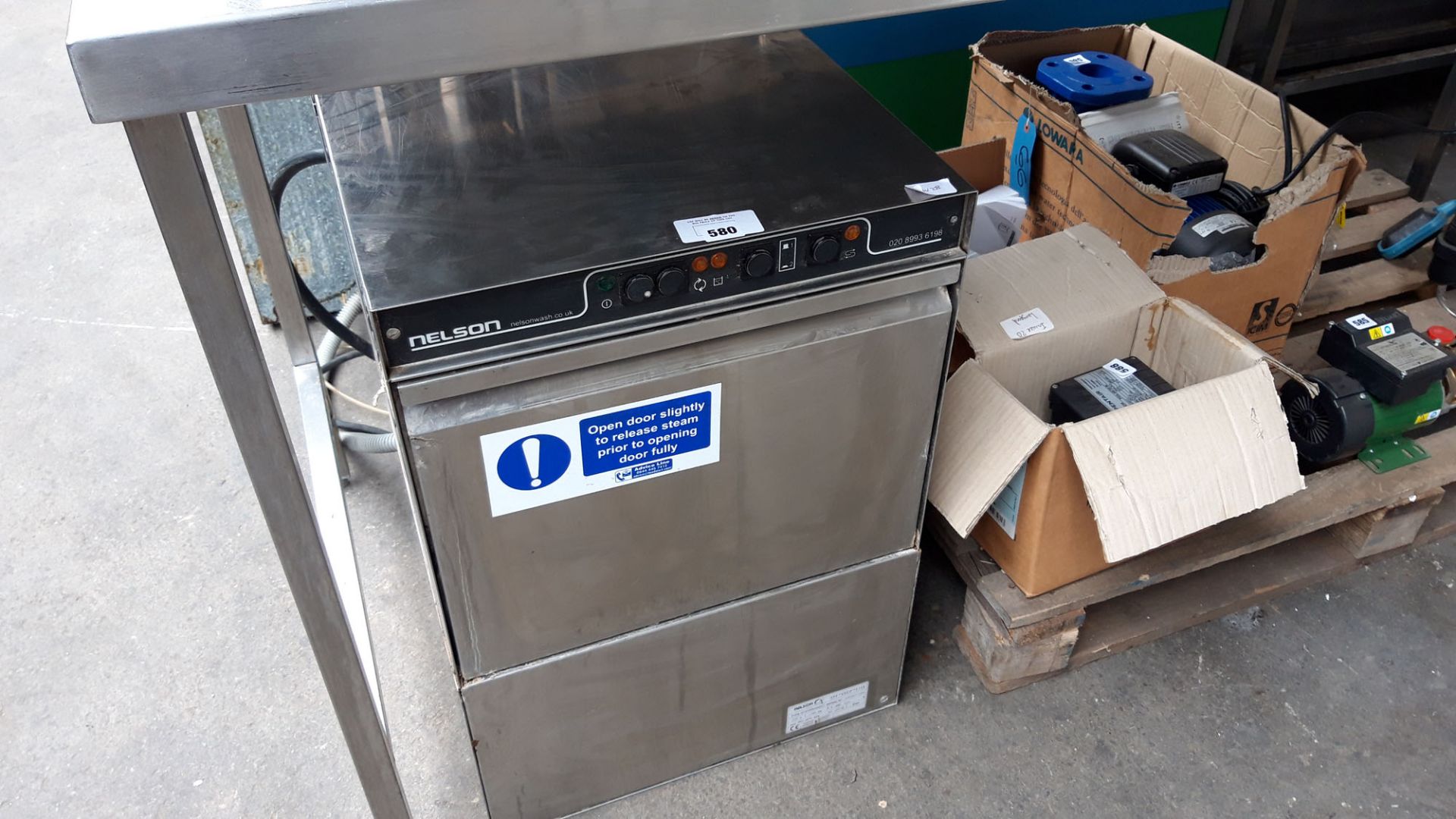 47cm Nelson under counter glass washer