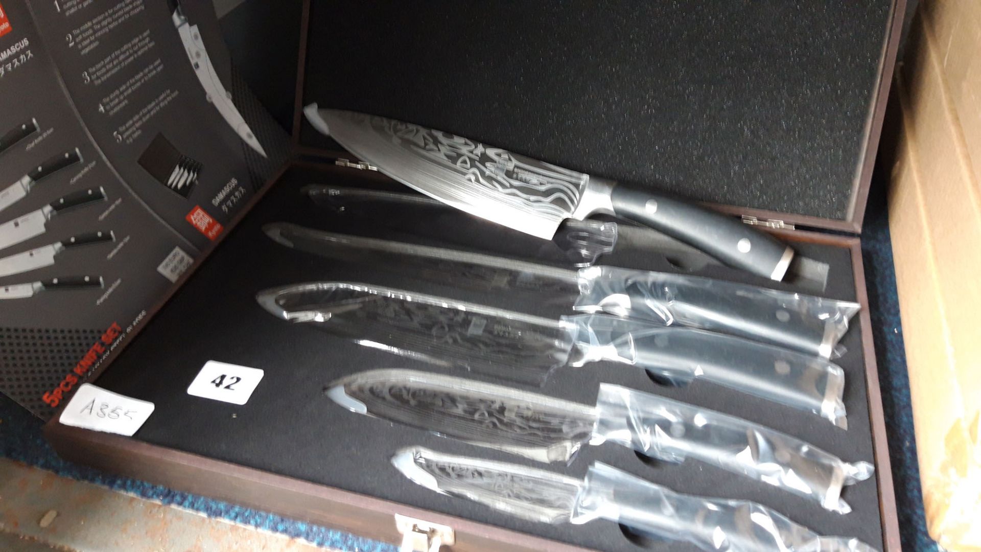 Boxed set of 5 Damascas knives