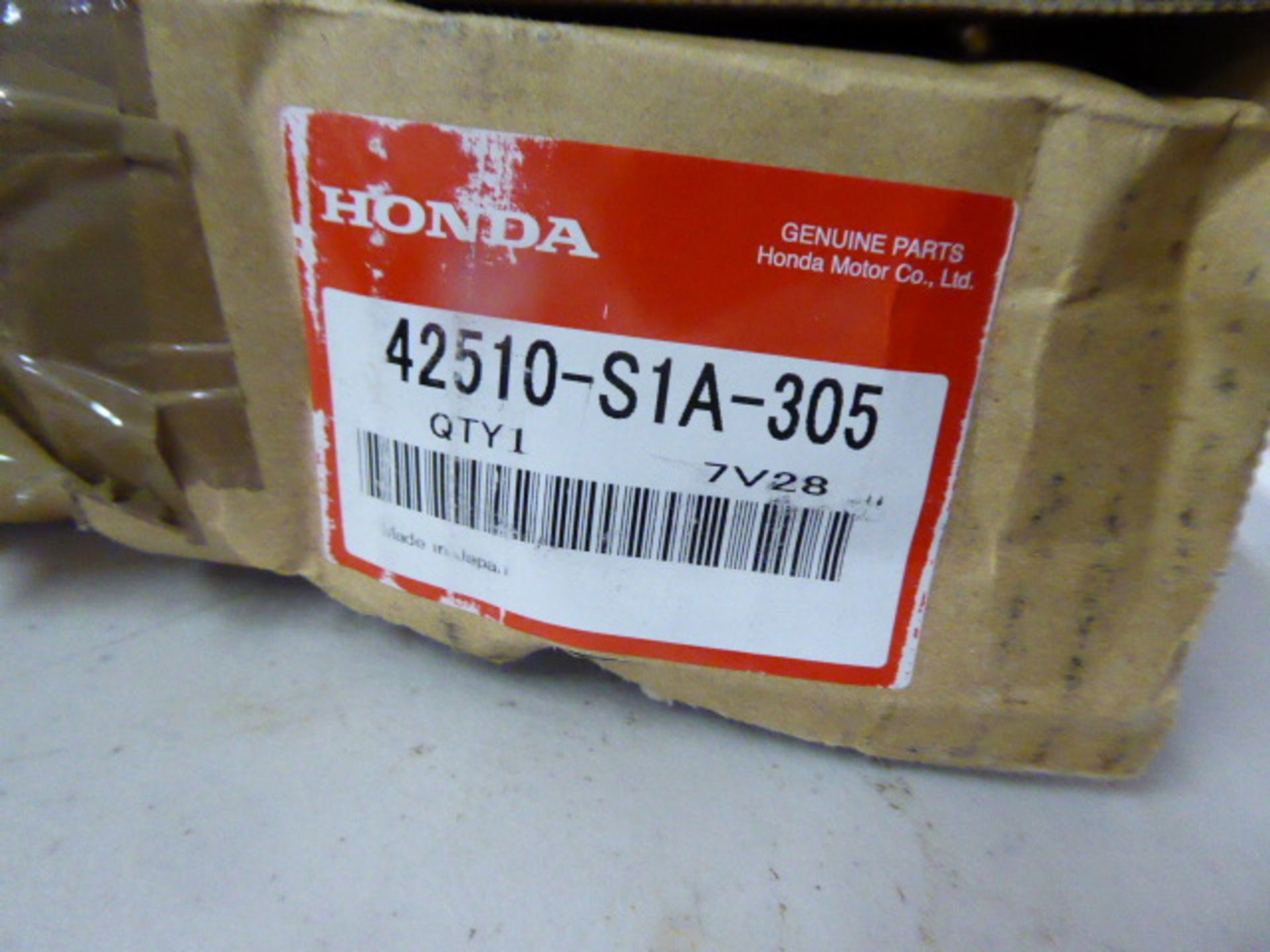 Six Honda genuine parts to include brake discs - Image 3 of 4