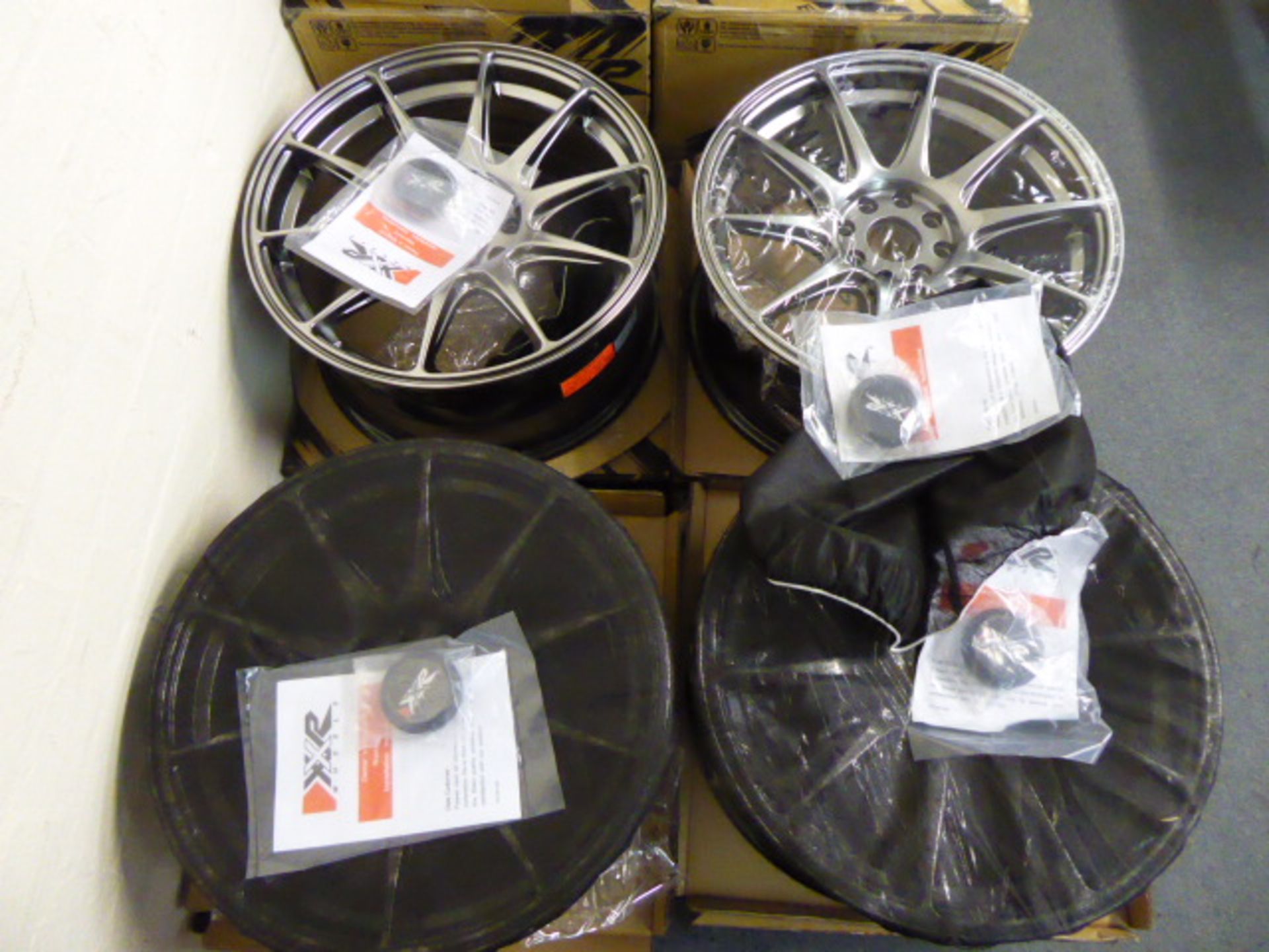 Set of four XXR 17'' alloy wheels - Image 2 of 3