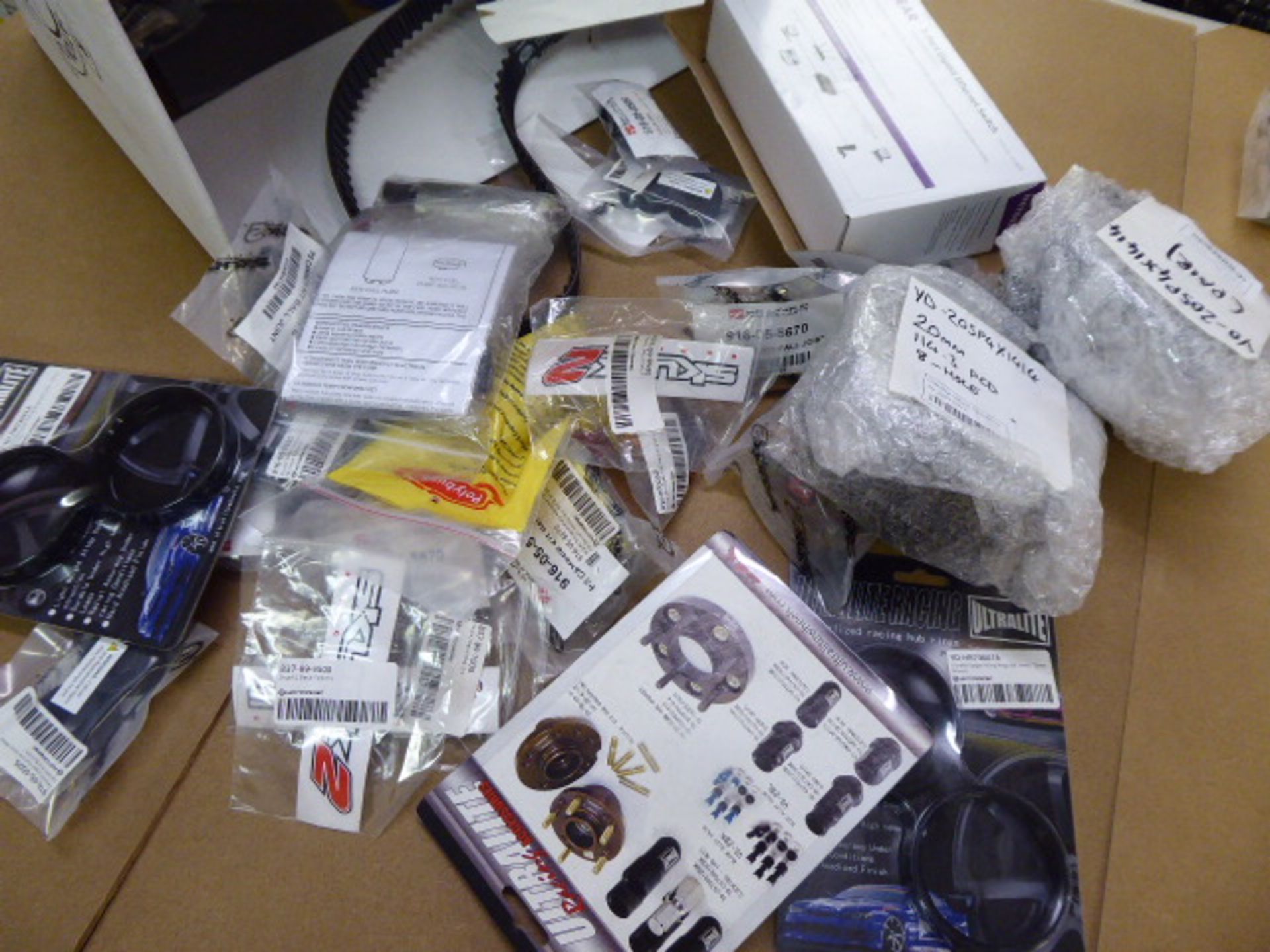 Box of assorted Skunk 2 parts and 5 boxed parts including Driftworks, Skunk 2 and DW - Image 5 of 5