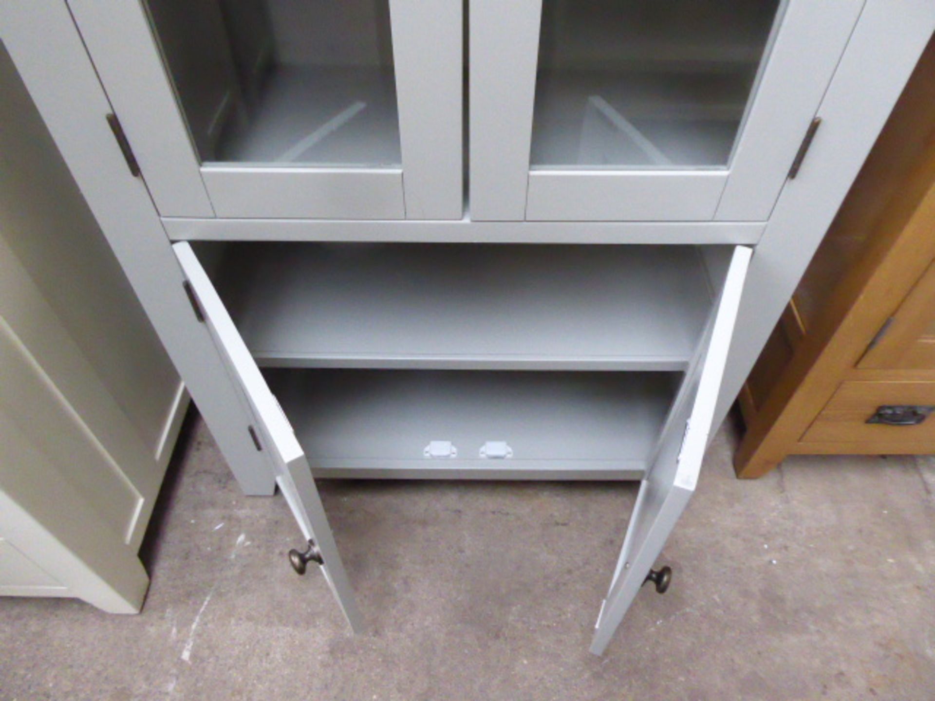 Grey painted oak top glazed 2 door display cabinet with double cupboard under, 85cm wide - Image 3 of 3