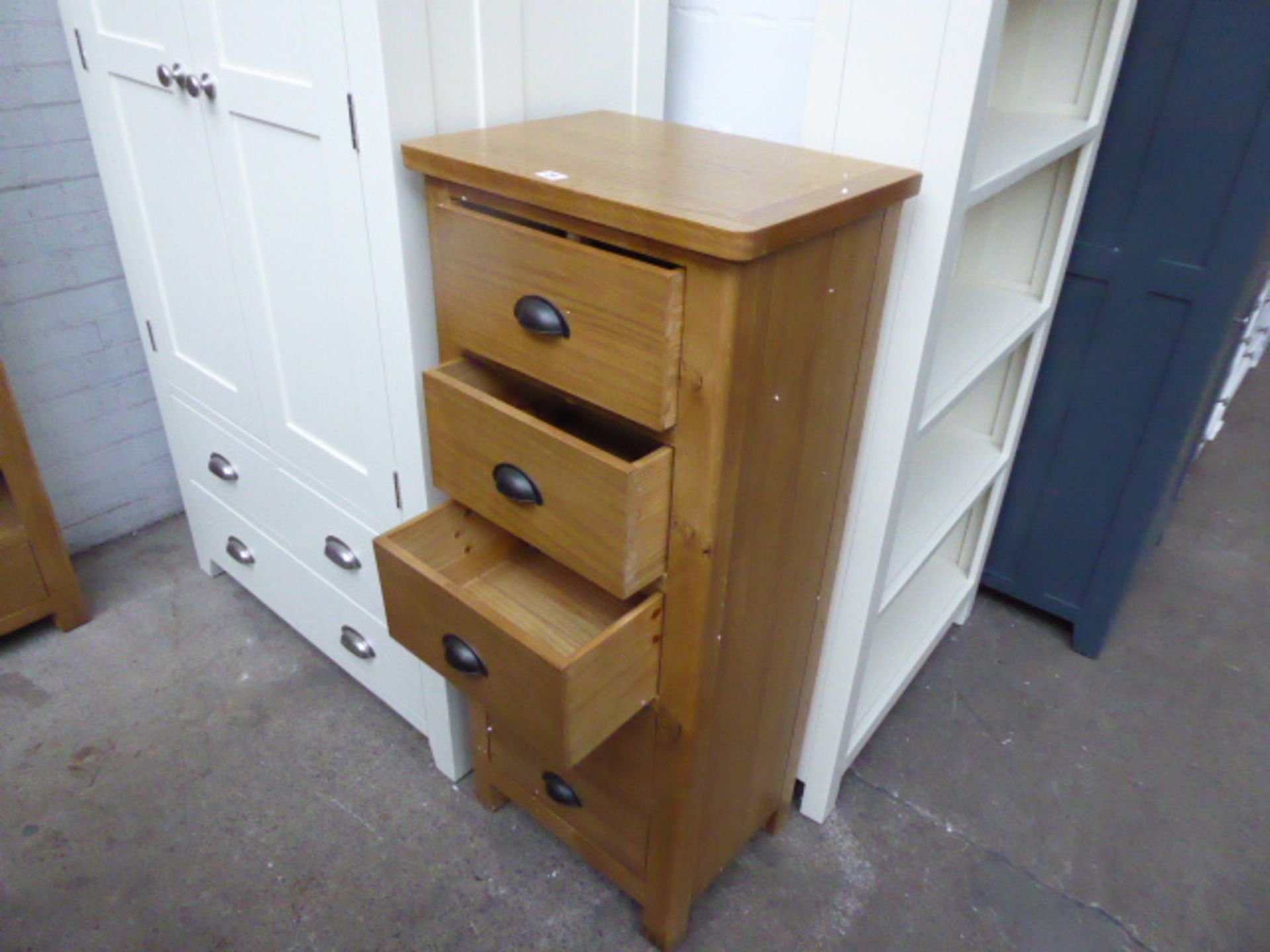 Oak tallboy with 5 drawers, 50cm wide - Image 2 of 3