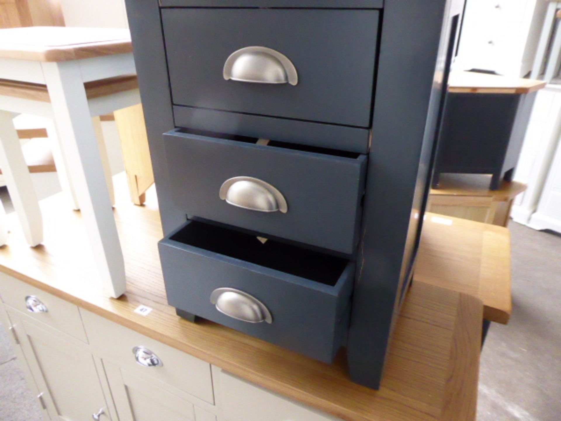 Blue painted oak top 3 drawer bedside unit, 48cm wide - Image 2 of 4