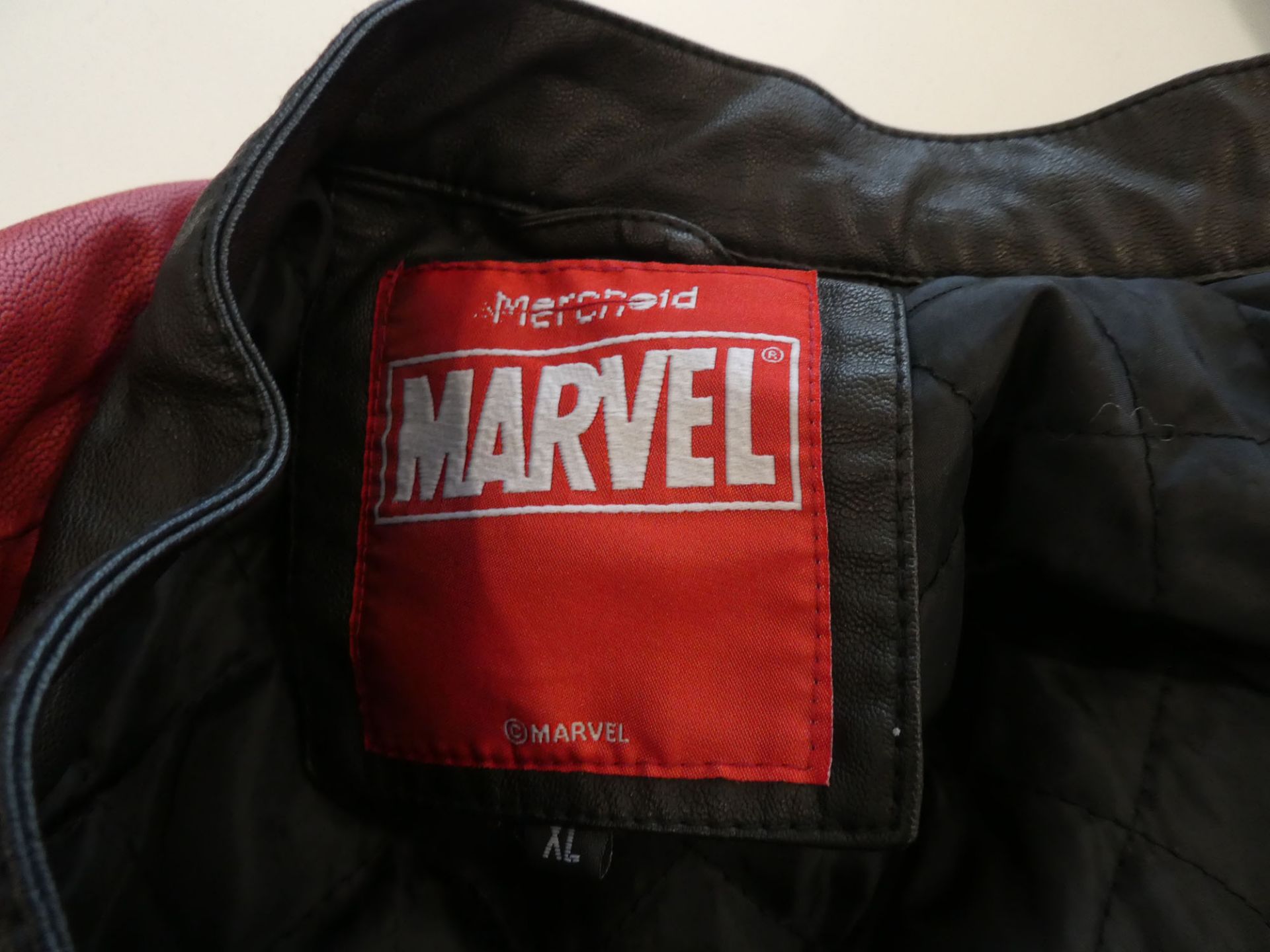 Marvel Avengers Quantum jacket size XL - Image 4 of 4