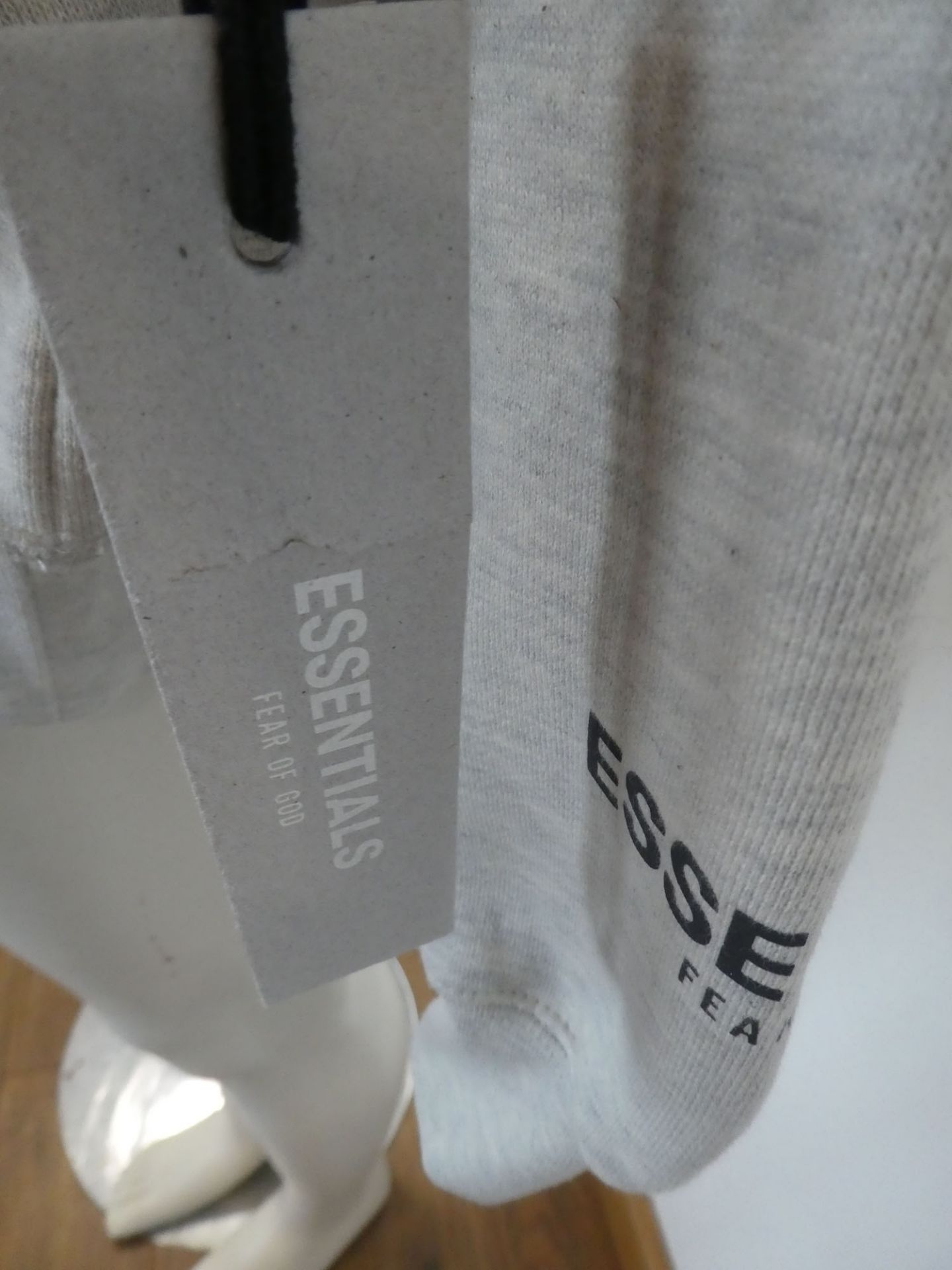 Essentials Fear of God hoodie in light grey size S - Image 4 of 5