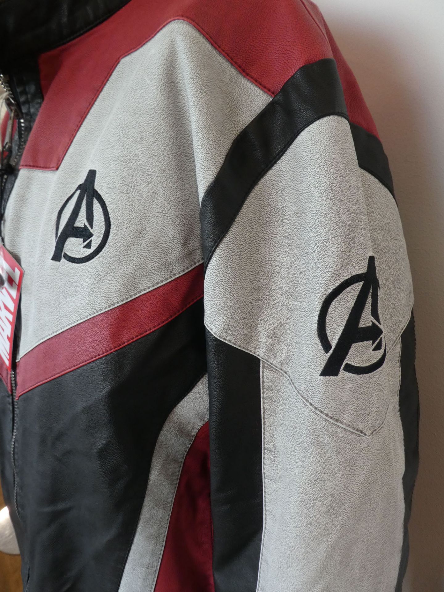 Marvel Avengers Quantum jacket size XL - Image 2 of 4