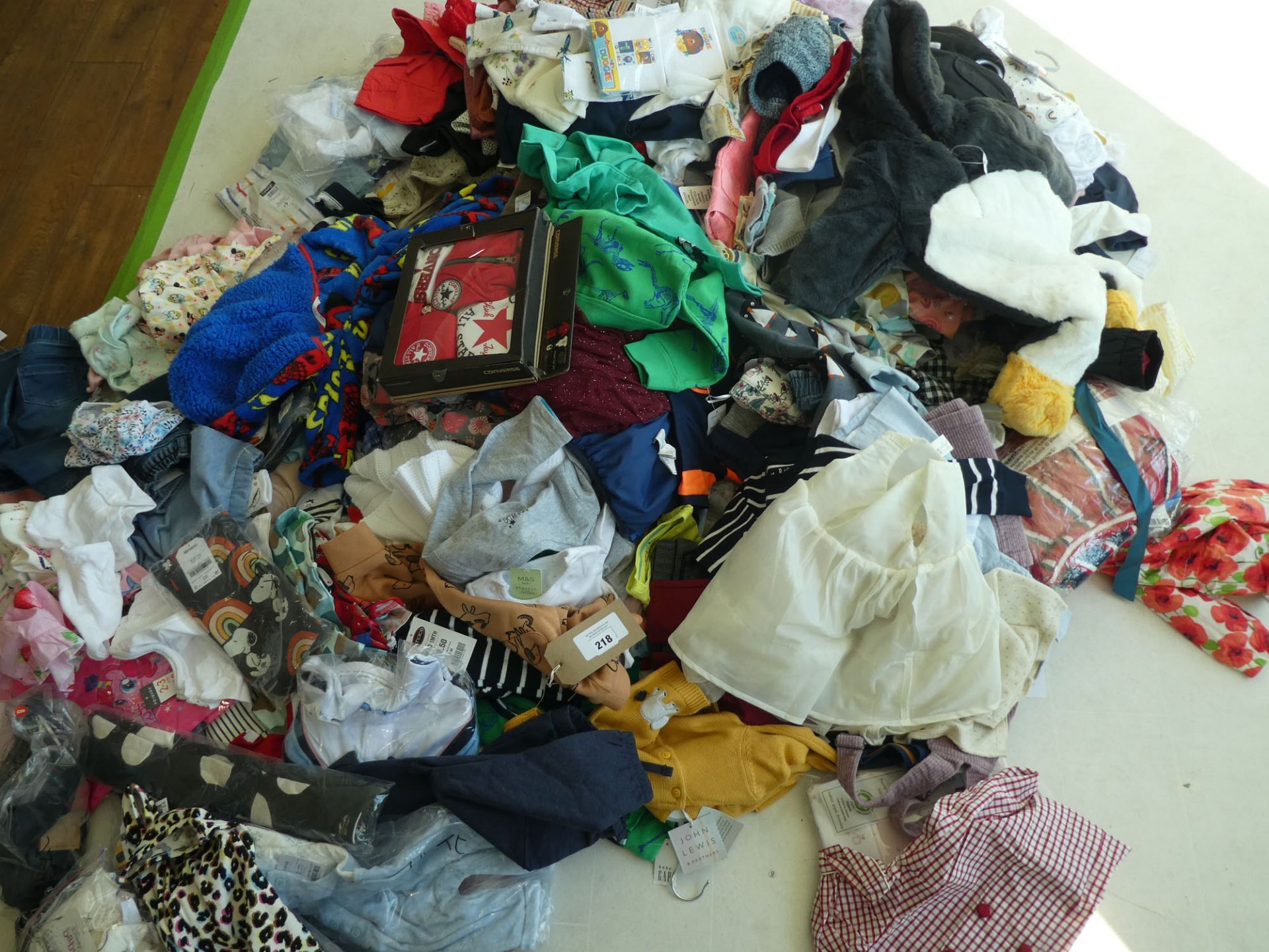 Half a stillage of children's clothing (under 4 years old) - approximately 295 items