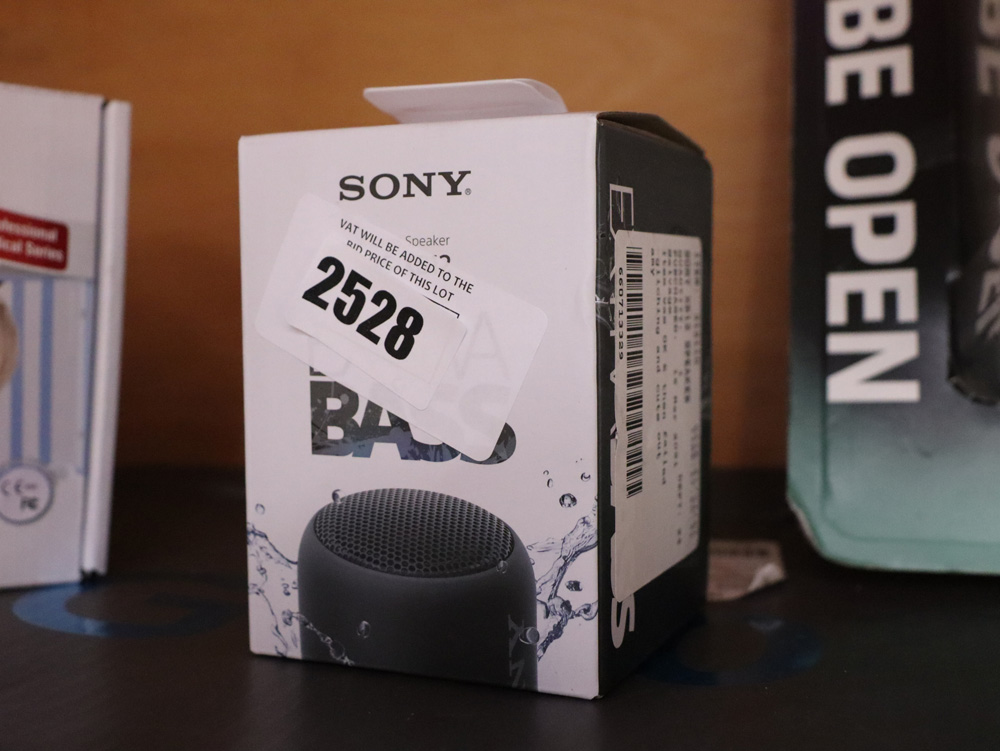 Sony XB12 bluetooth speaker
