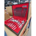 Cased Oneida cutlery set