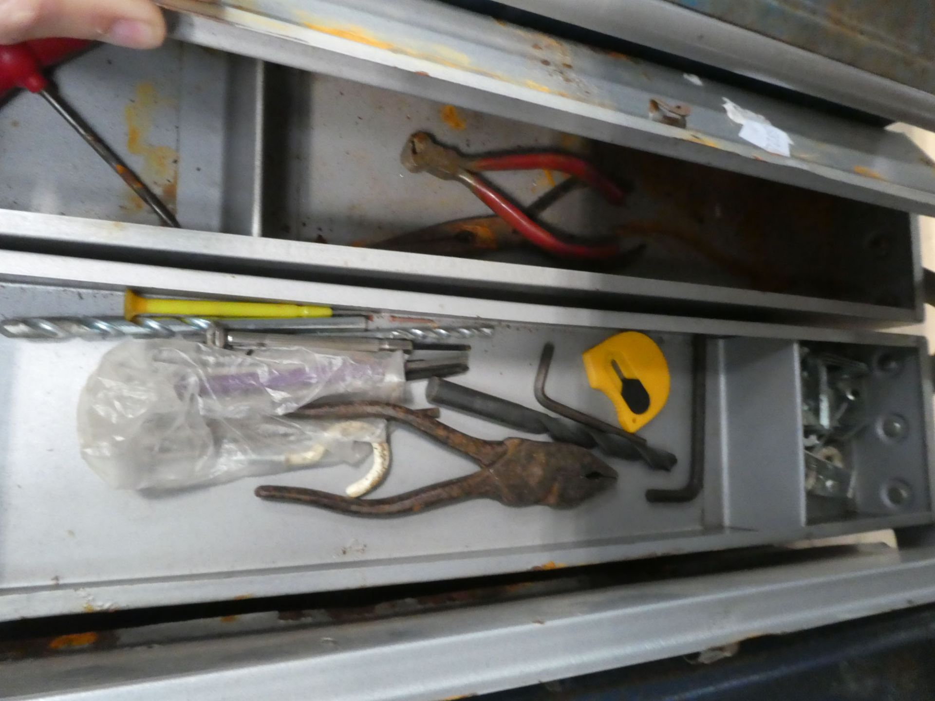 Large underbay containing four cantilever metal tool boxes, two vintage military boxes and two large - Image 4 of 8