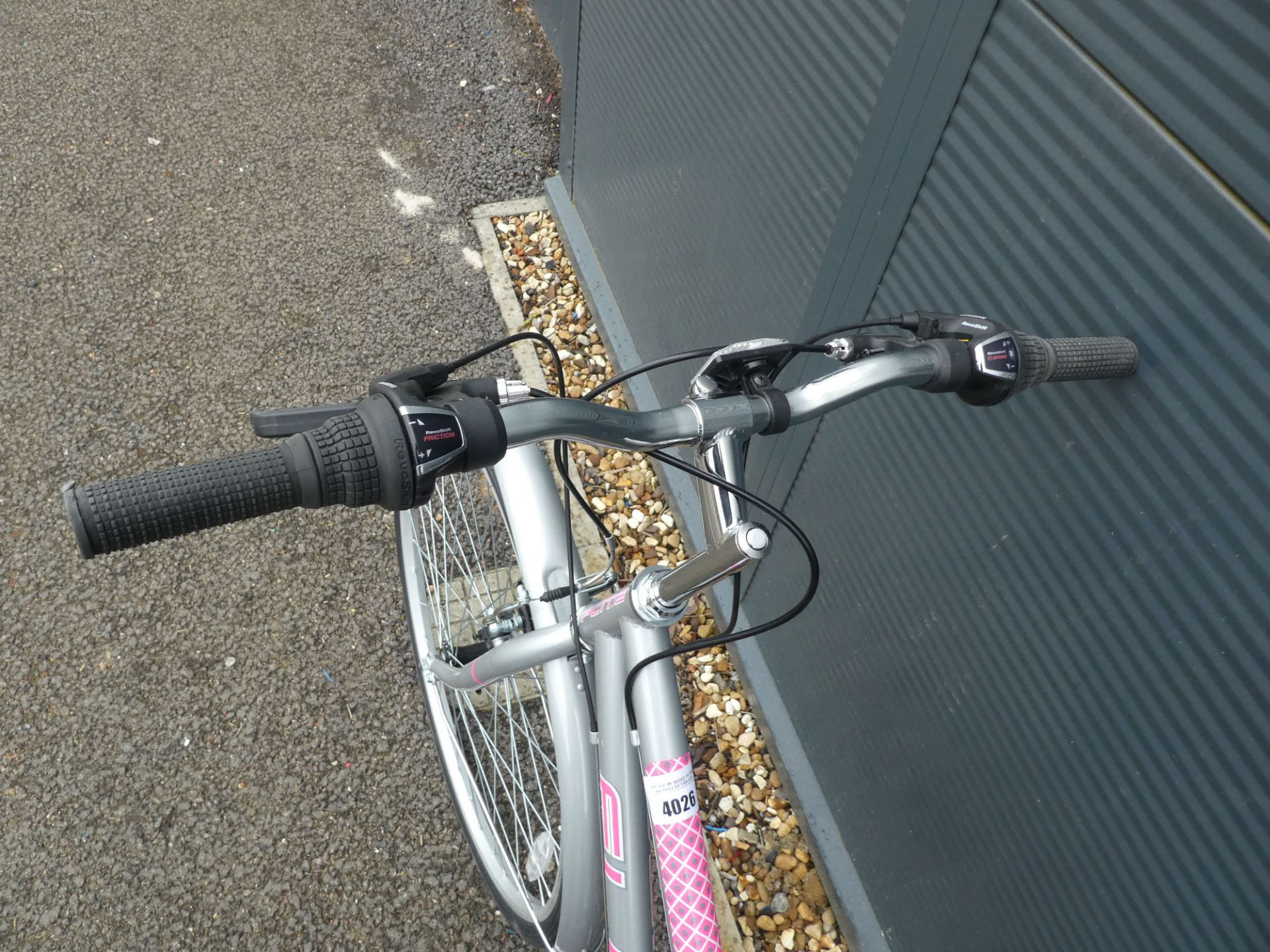 Revolution Elite grey and pink ladies bike - Image 2 of 2