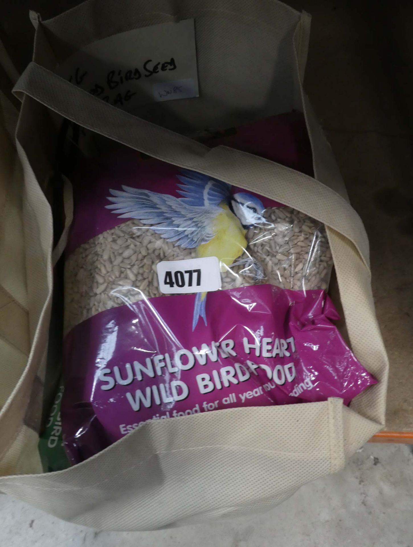 4111 - 12kg bag of mixed bird seed