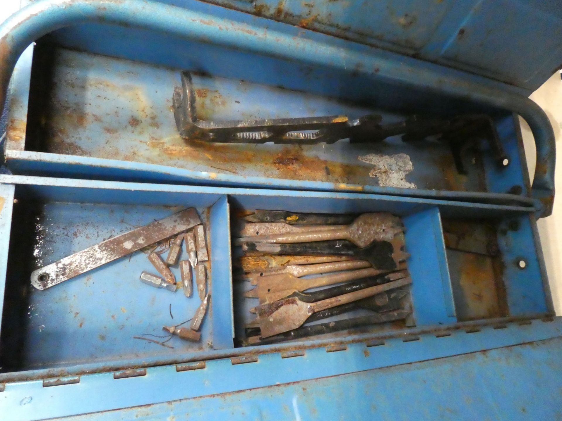 Large underbay containing four cantilever metal tool boxes, two vintage military boxes and two large - Image 3 of 8