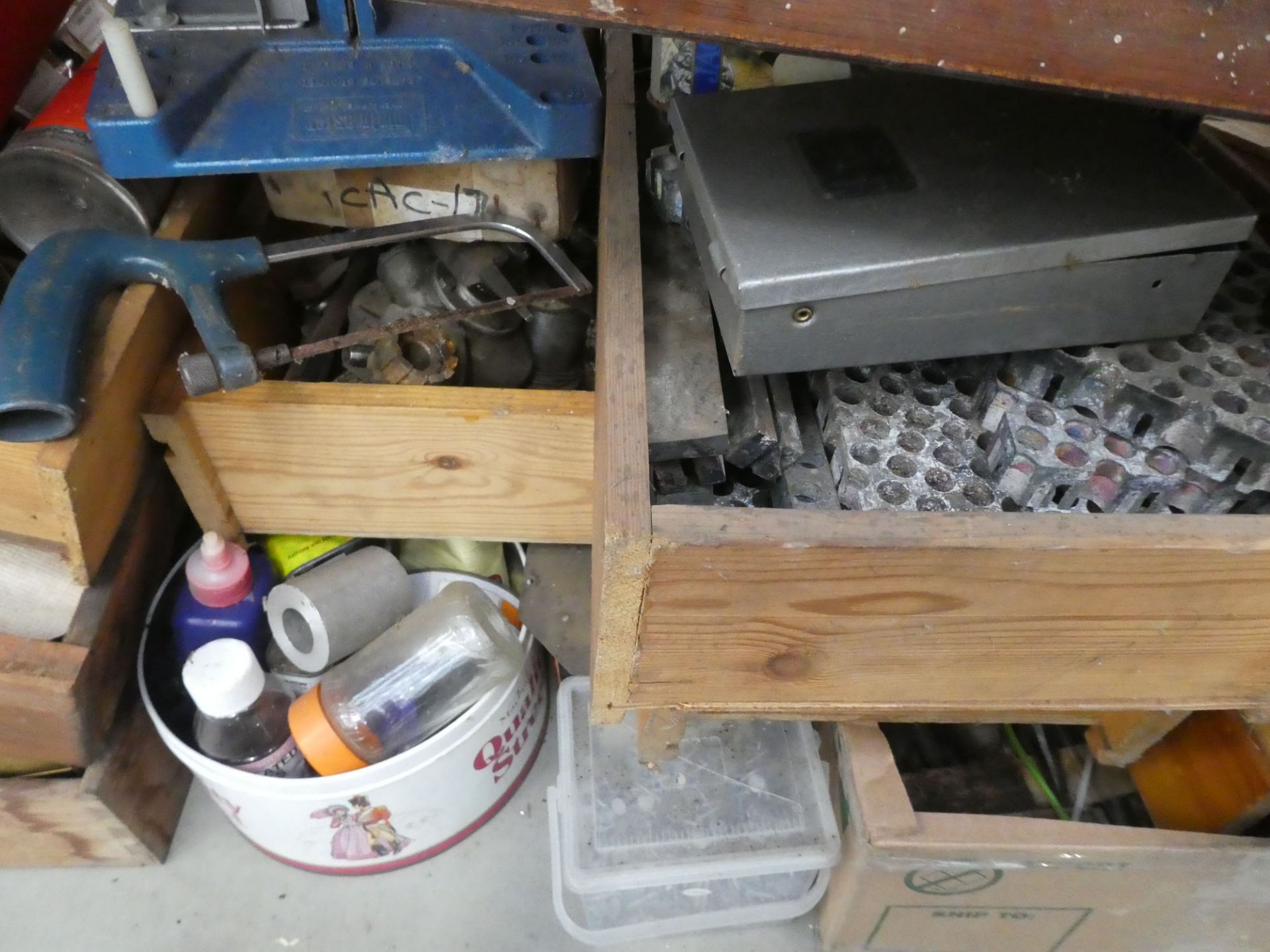 Large under bay of assorted tools, fixings, wooden boxes, etc - Image 3 of 5