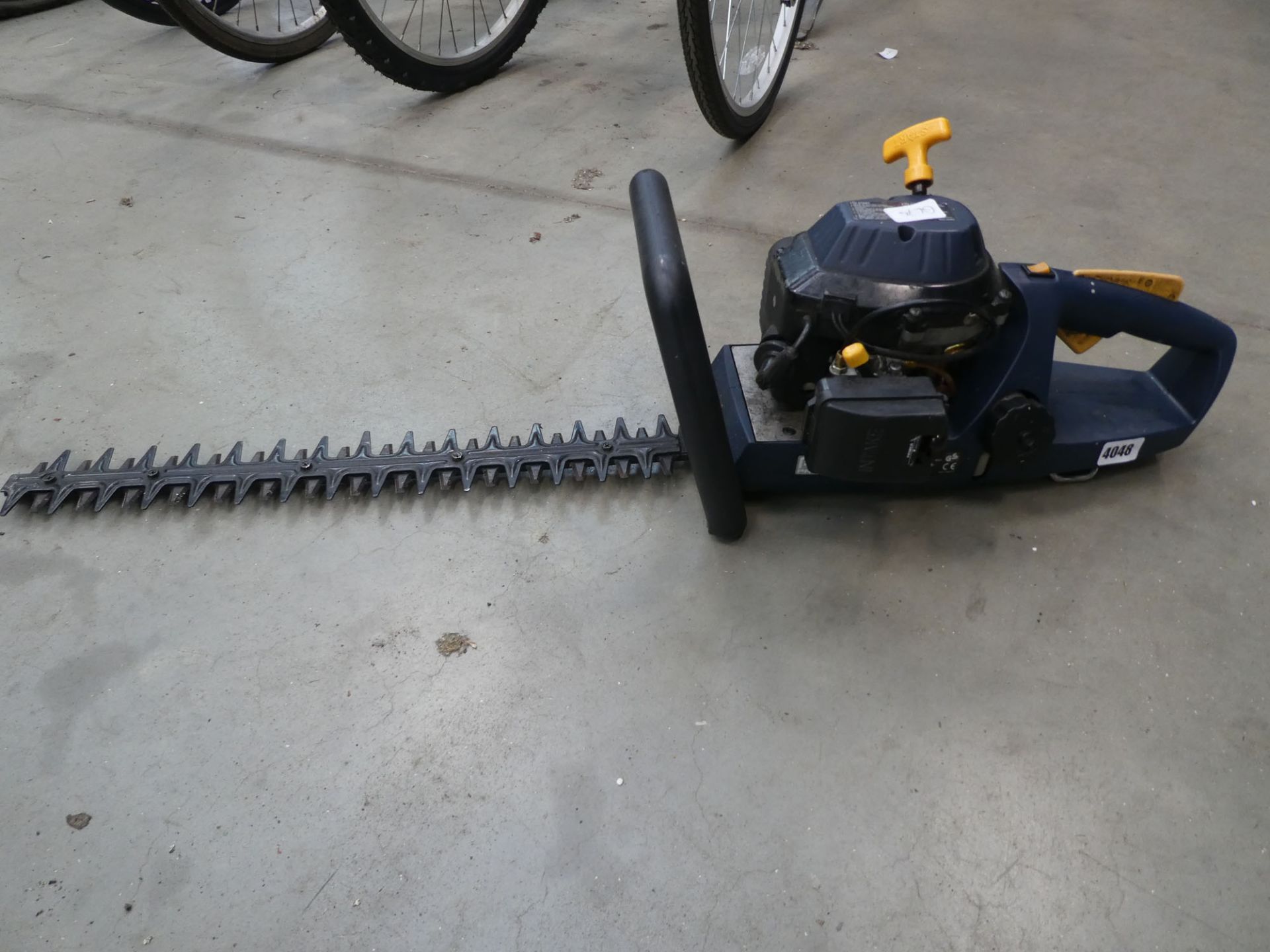 Power Performance petrol powered hedge cutter