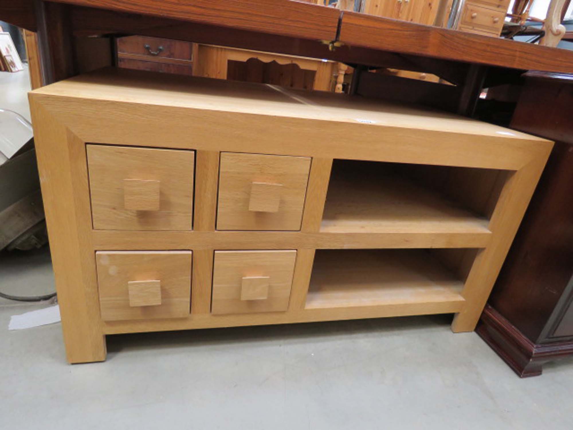 Oak entertainment unit with 4 drawers to side