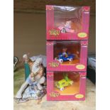 (9) Box containing 'Muppet Show' figures plus a Chinese figure