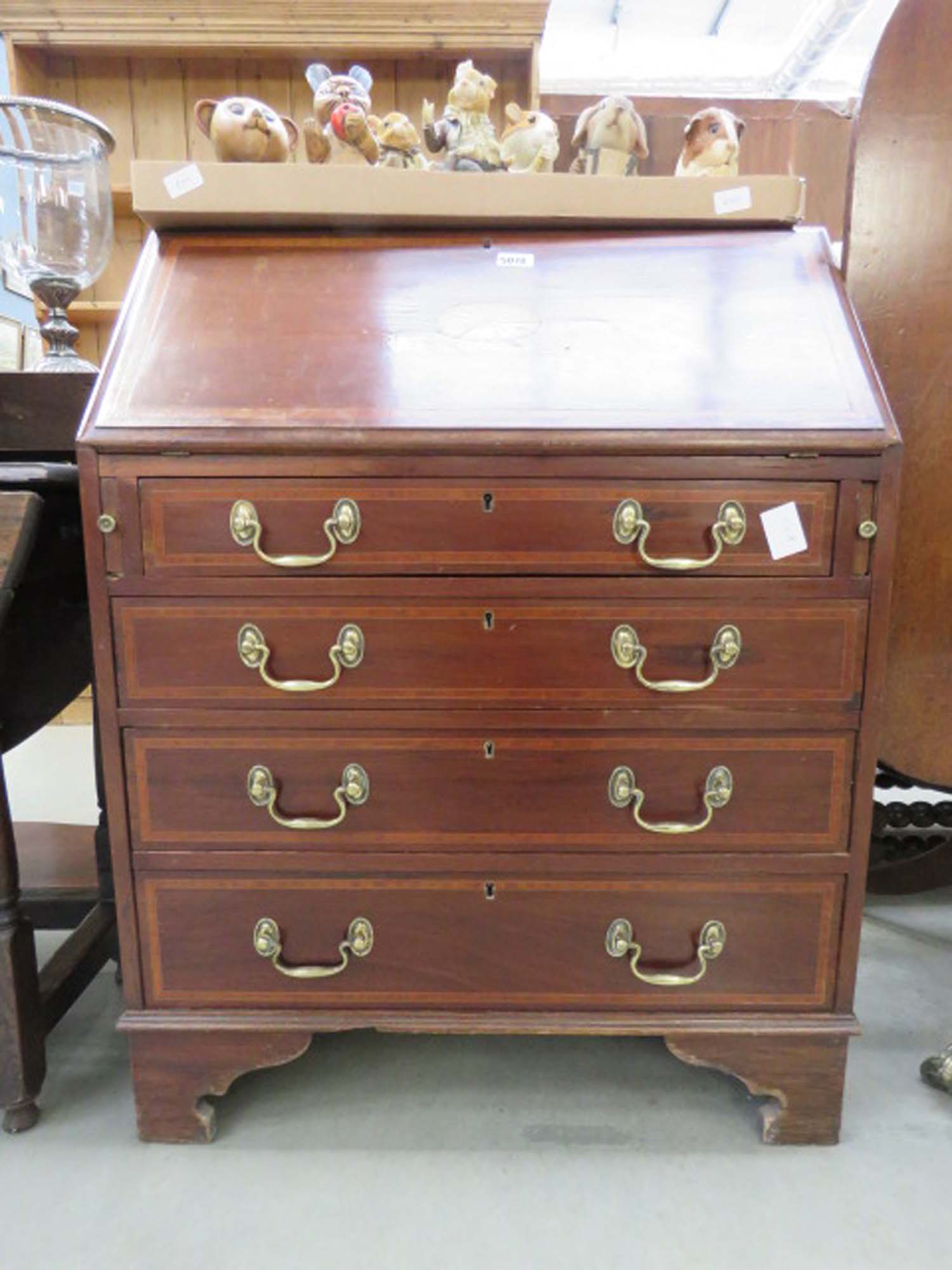 Georgian mahogany bureau with four drawers under