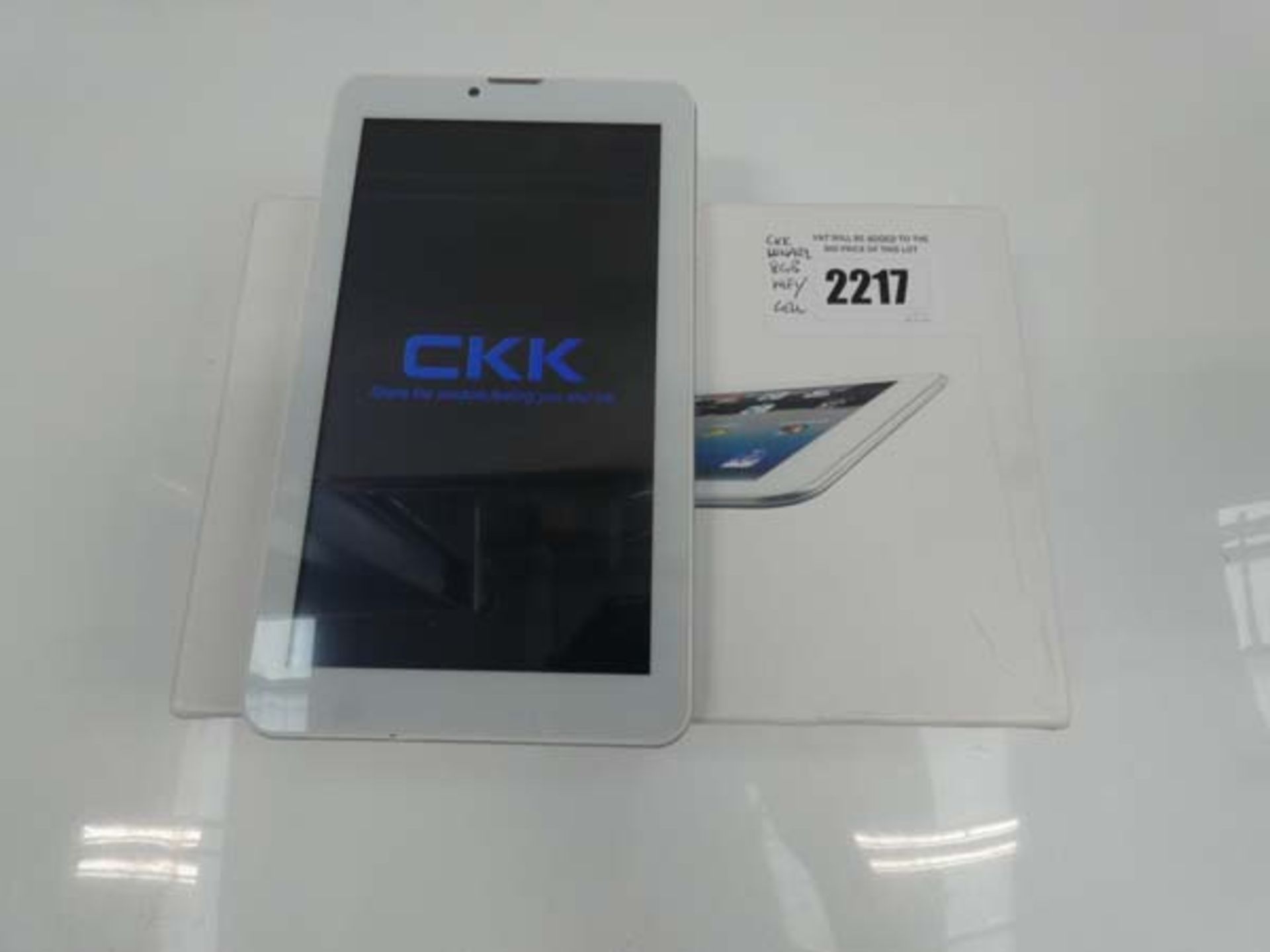 Lunar 1 8GB tablet