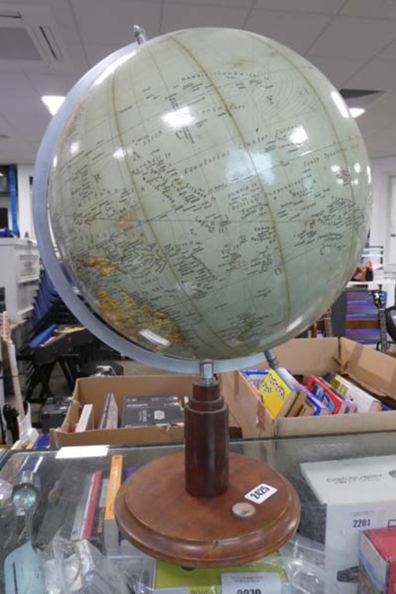 Vintage globe on wooden stand with built in compass - Image 2 of 3