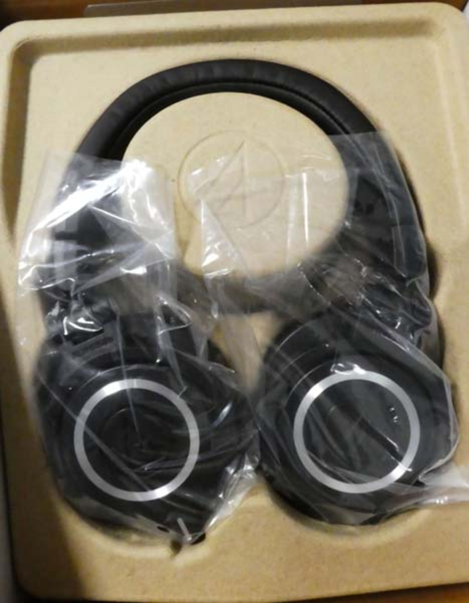 Boxed Audio-Techinca professional monitor headphones model ATH-M50X - Image 2 of 2