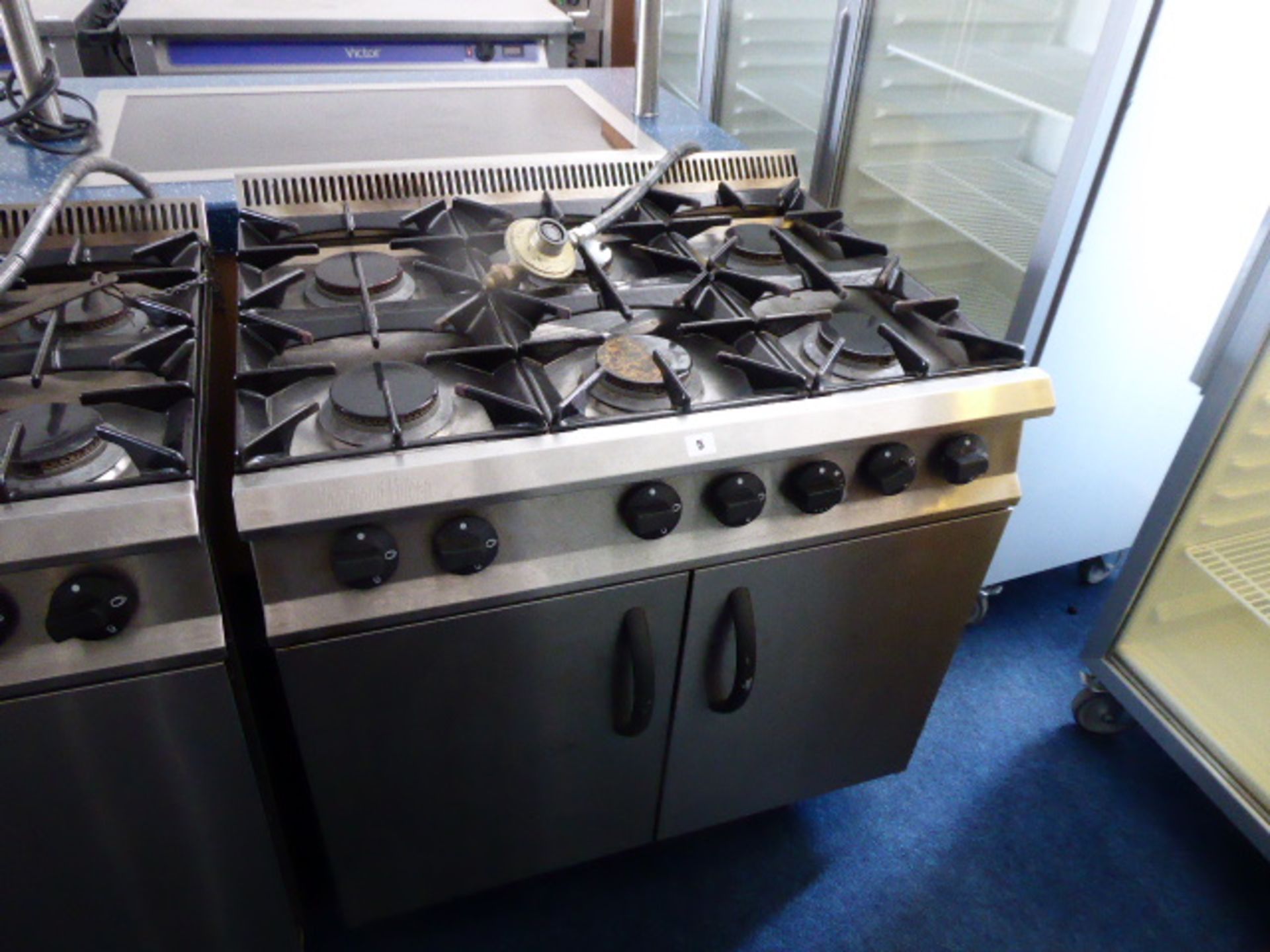 90cm LPG Moorwood Vulcan 6 burner cooker with double door oven under on castors