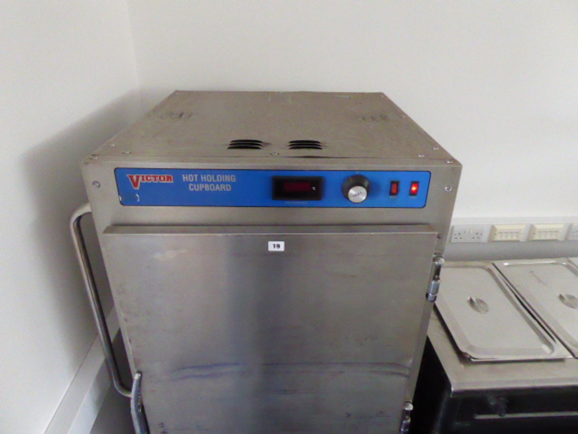 73cm electric Victor double size gastronorm heated holding cupboard on castors - Image 4 of 4