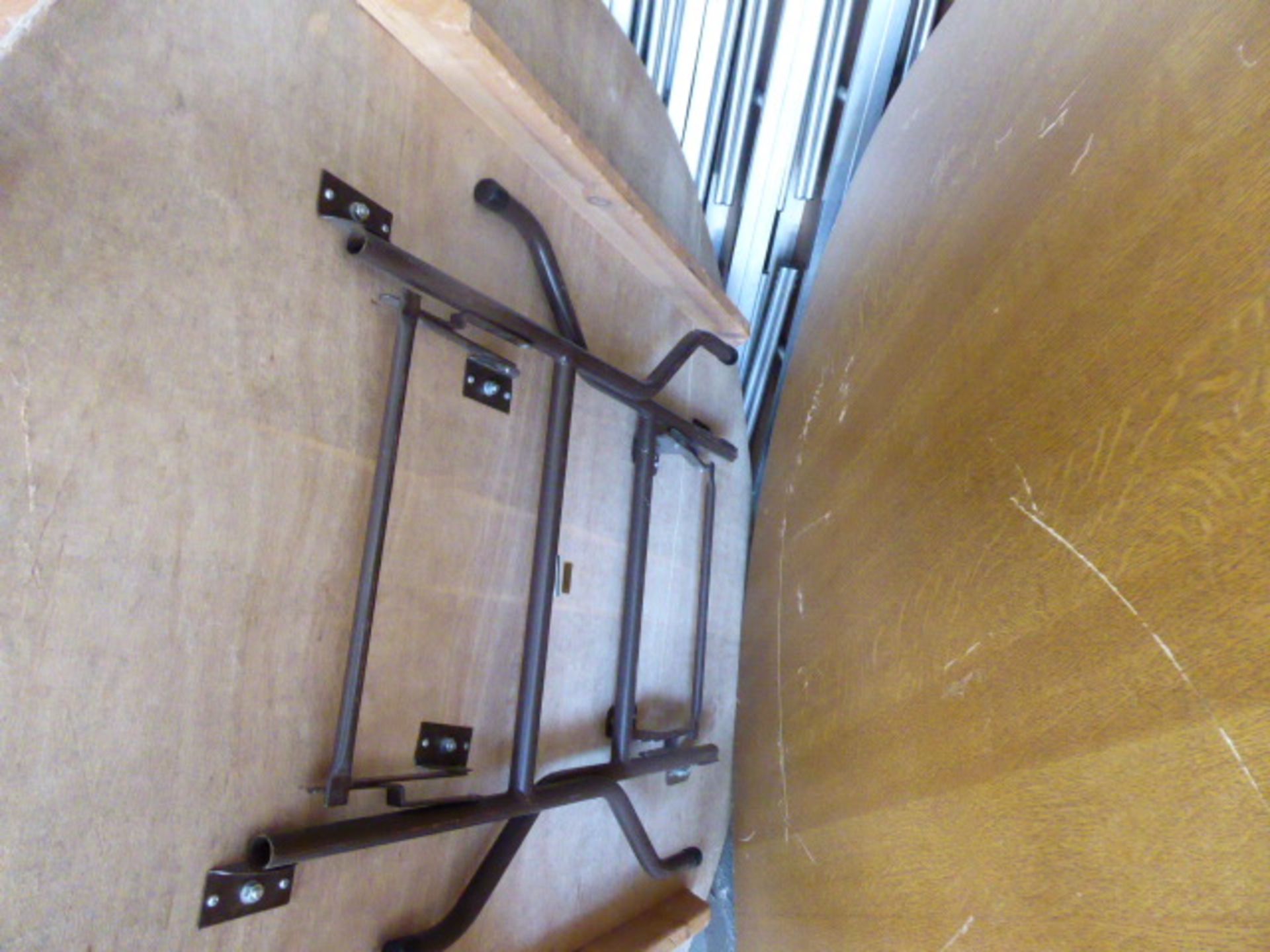 6x 5ft diameter round folding trestle tables - Image 2 of 2