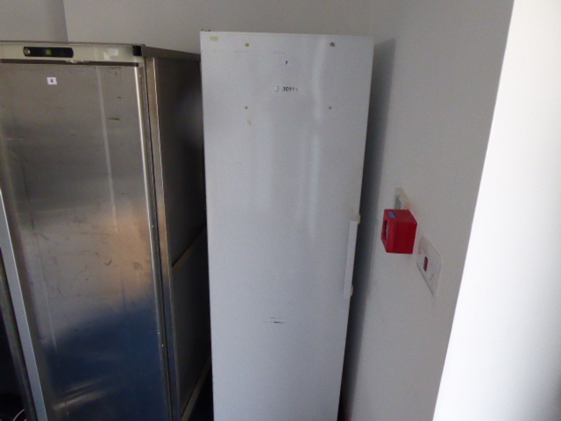 60cm Bosch domestic white fridge