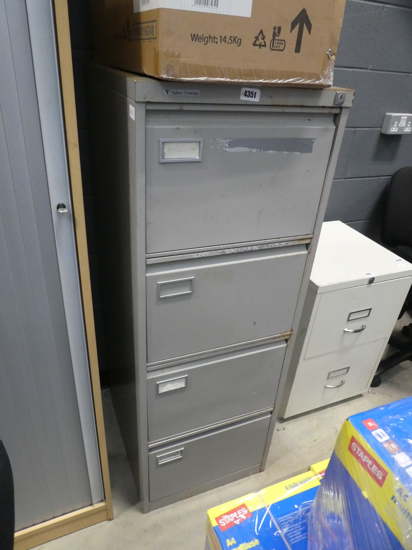 4292 Grey metal 4 drawer filing cabinet