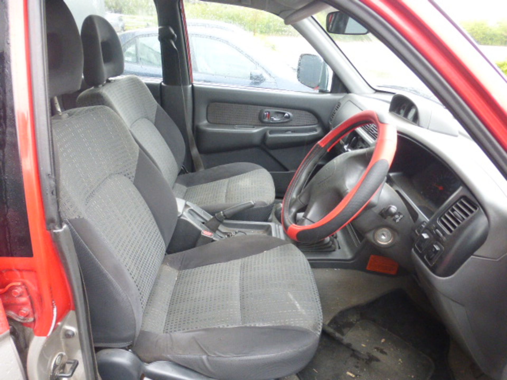 YB54 WNL (2005) Mitsubishi L200 2.5td 4-Life 4WD, 2477cc diesel in red/silver MOT: 14/5/21 - Image 6 of 8