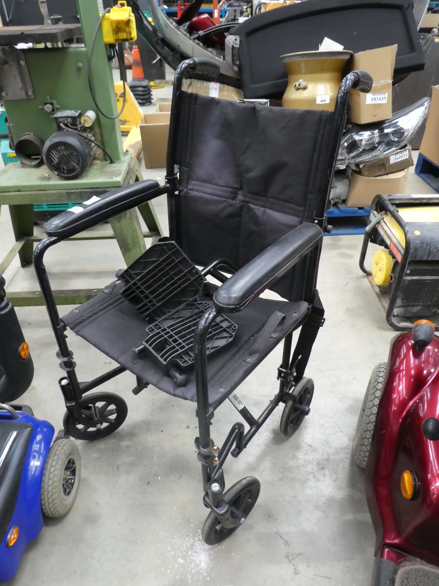 4346 Fold up wheelchair