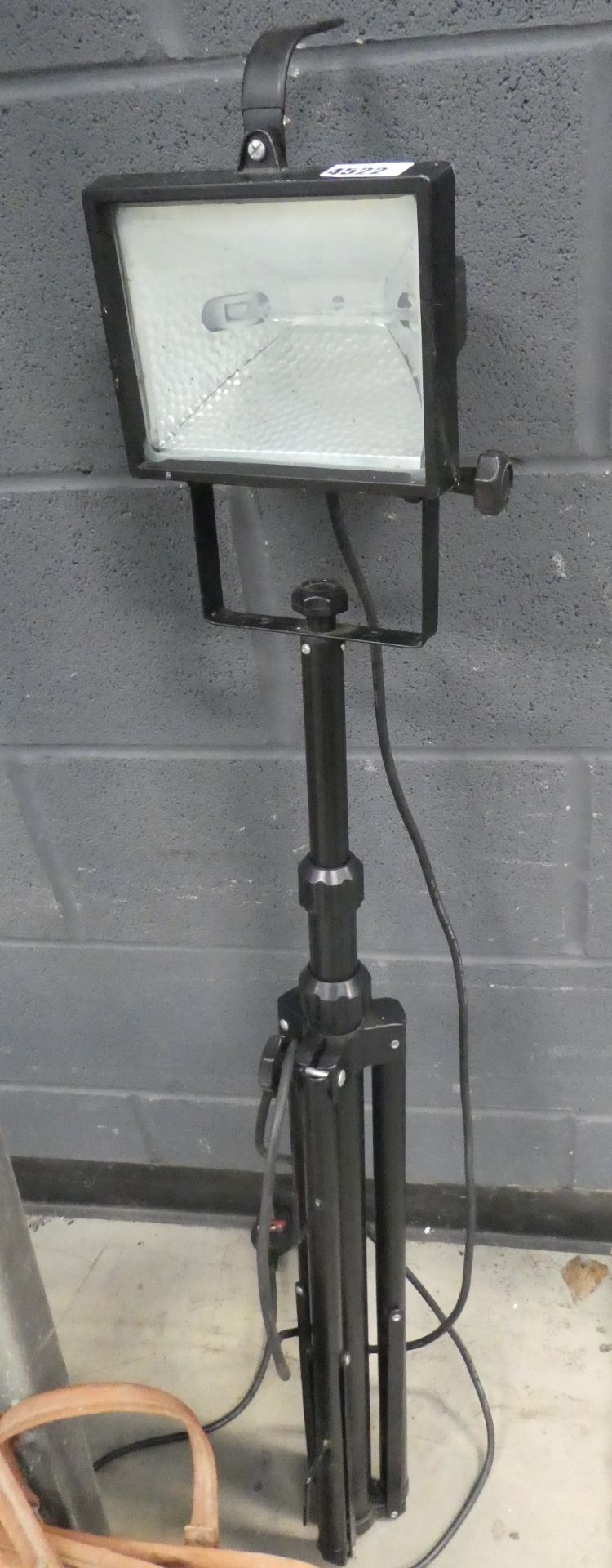 Tripod light