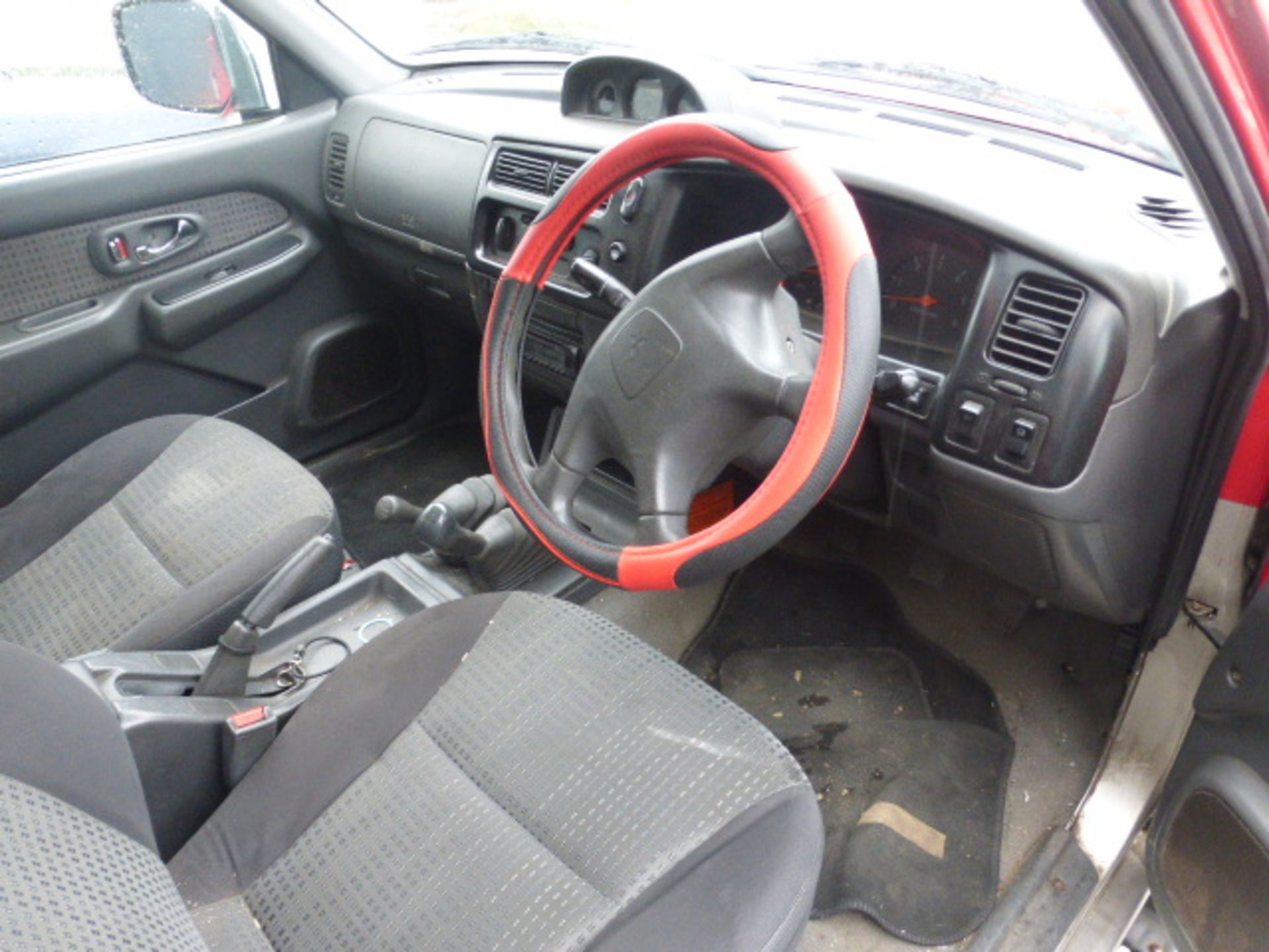 YB54 WNL (2005) Mitsubishi L200 2.5td 4-Life 4WD, 2477cc diesel in red/silver MOT: 14/5/21 - Image 7 of 8