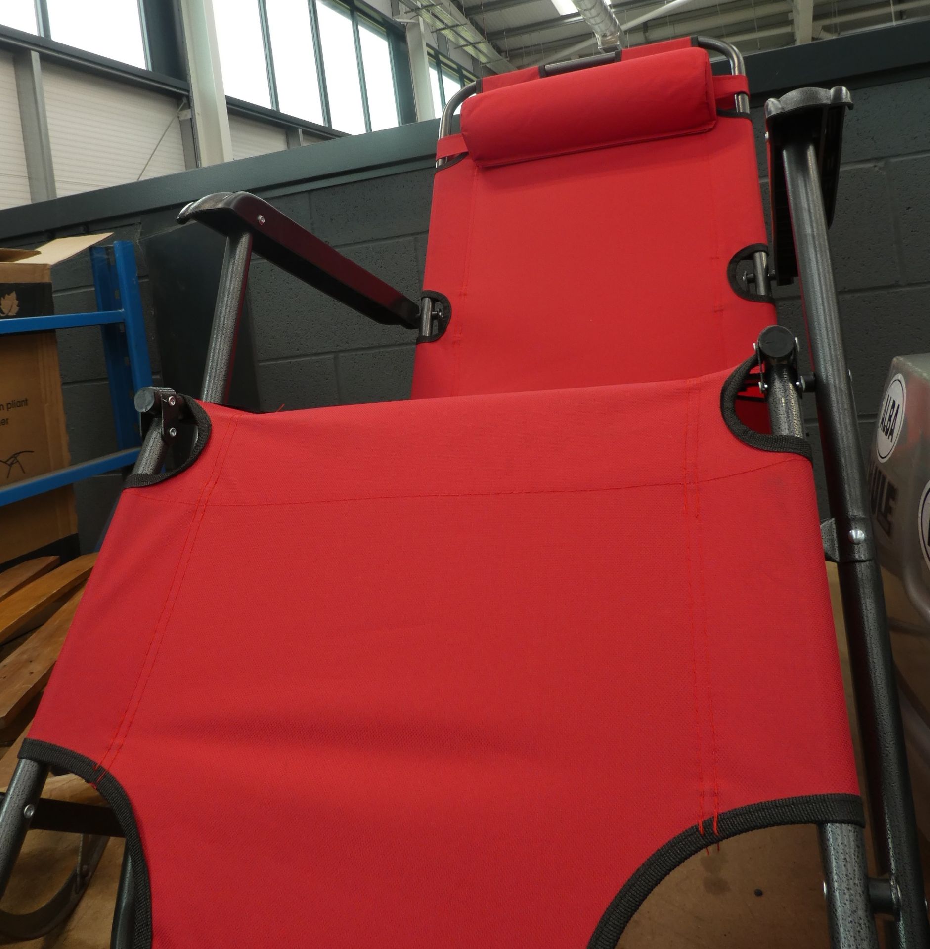 Red fold up chair - Image 2 of 2