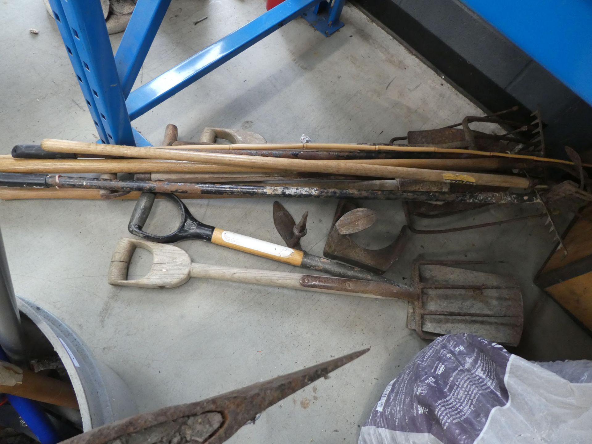 Qty of garden tools and a grey bucket to include spades, loppers, brooms, forks, cobblers lasts, - Image 2 of 3
