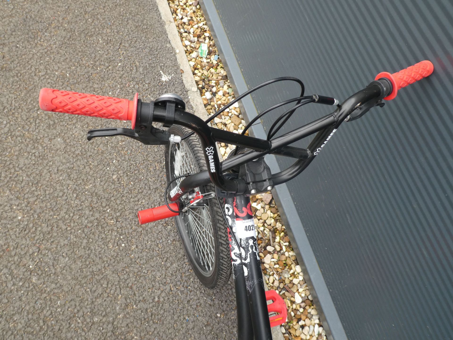 Game BMX bike in black and red - Image 2 of 2