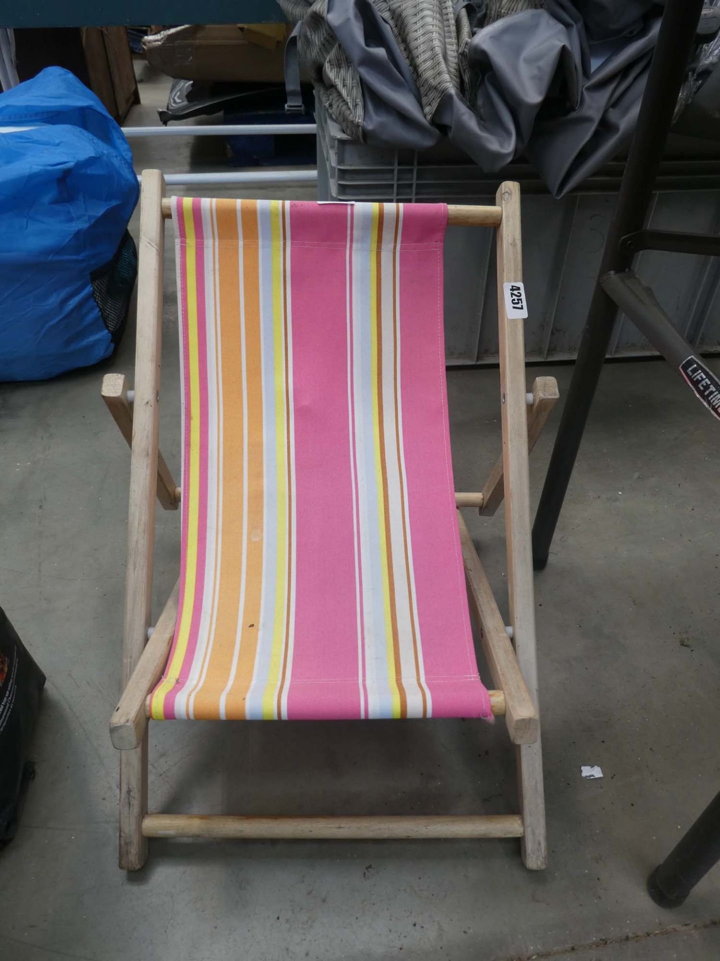 Small child's foldup deckchair