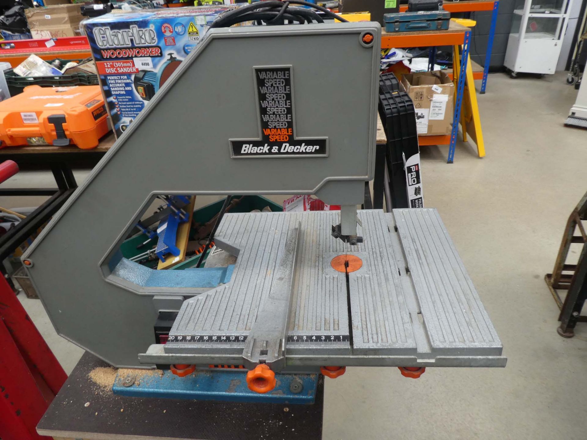 Black and Decker variable speed band saw - Image 2 of 2