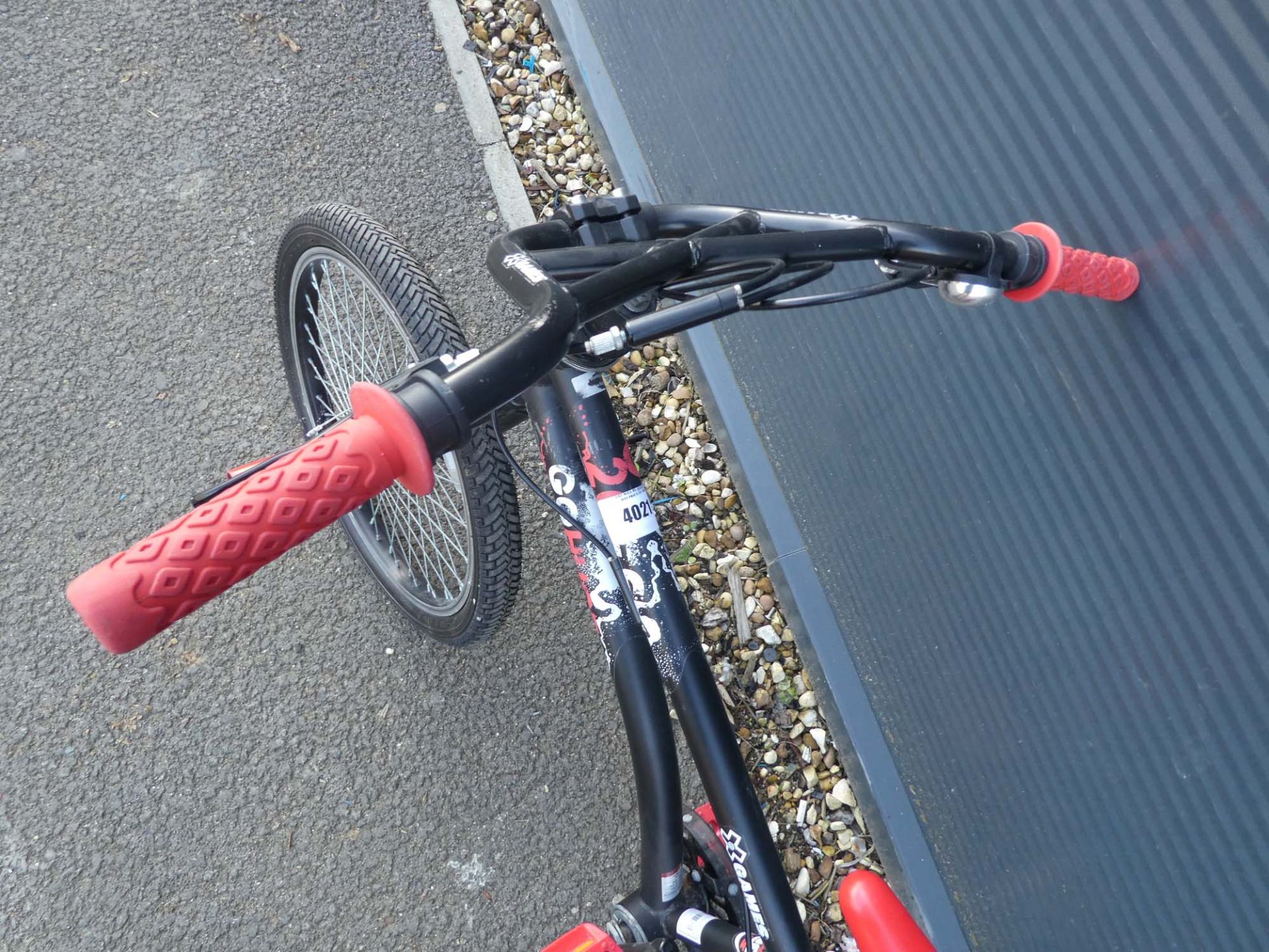 4021 Black and red BMX - Image 2 of 2