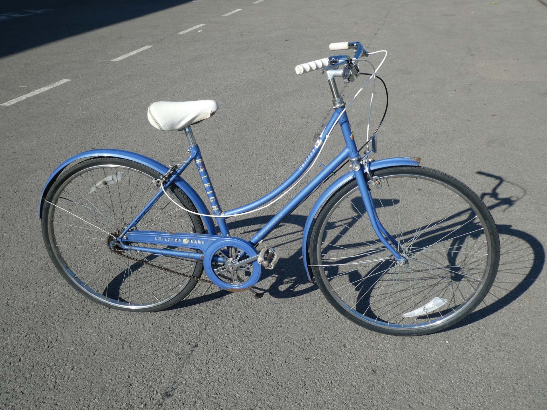 Blue Raleigh kids bike - Image 3 of 3