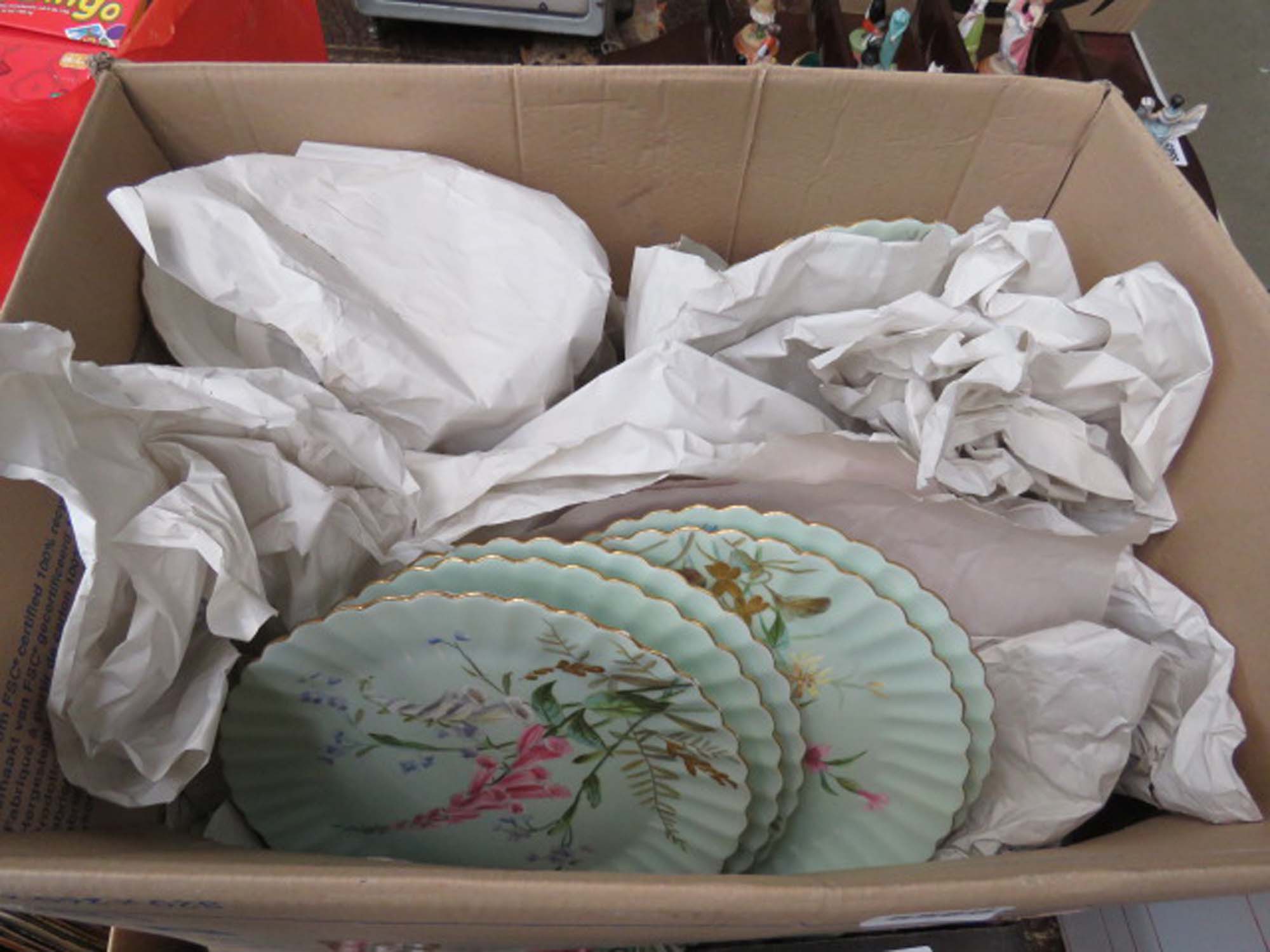 2 boxes containing a quantity of floral patterned and other crockery