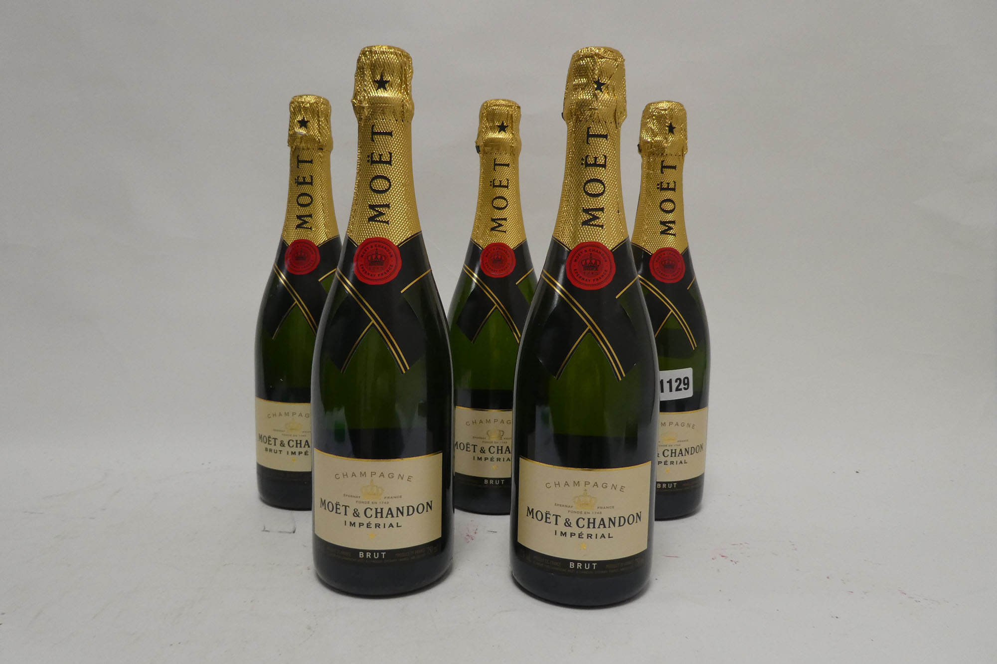 5 bottles of Moet & Chandon Imperial Brut Champagne 75cl 12% each