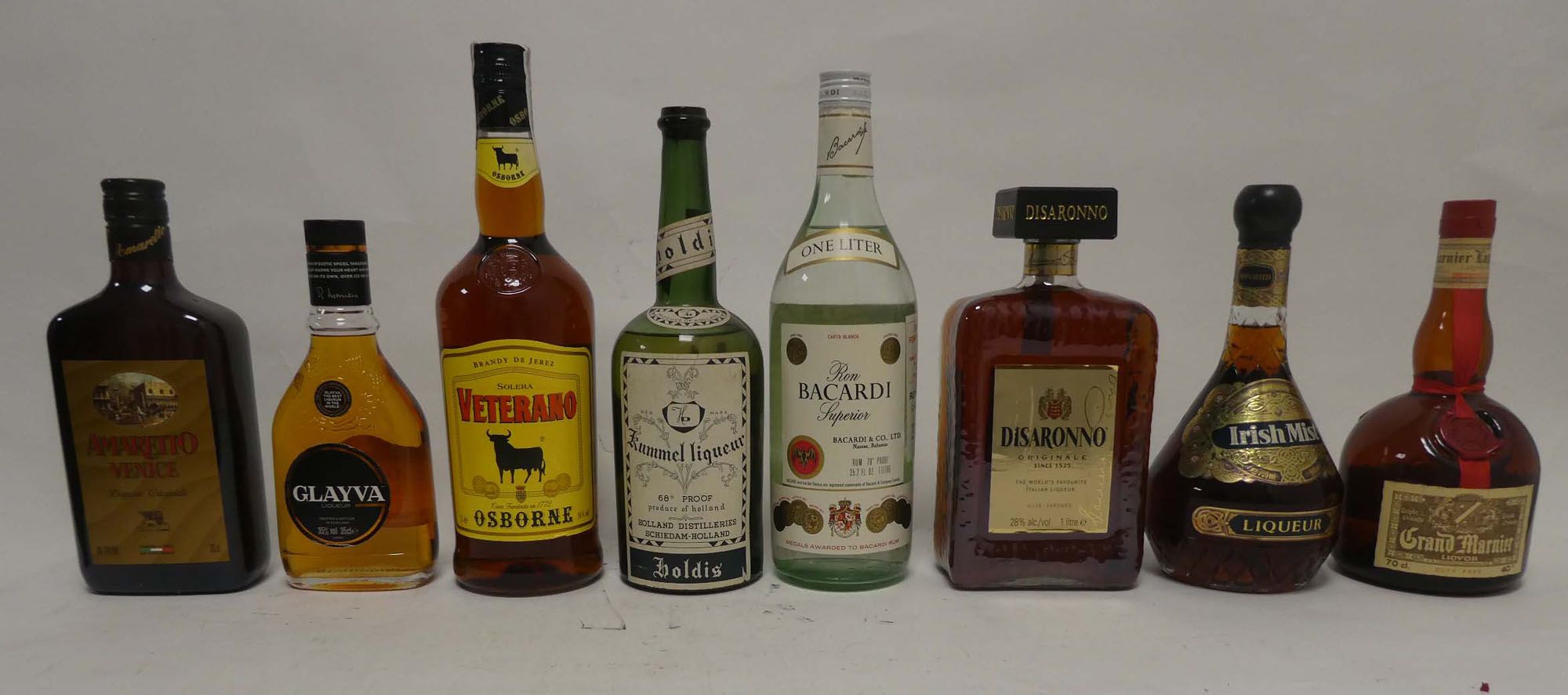 8 bottles, 1x Ron Bacardi Carta Blanca Rum 1 litre 35.